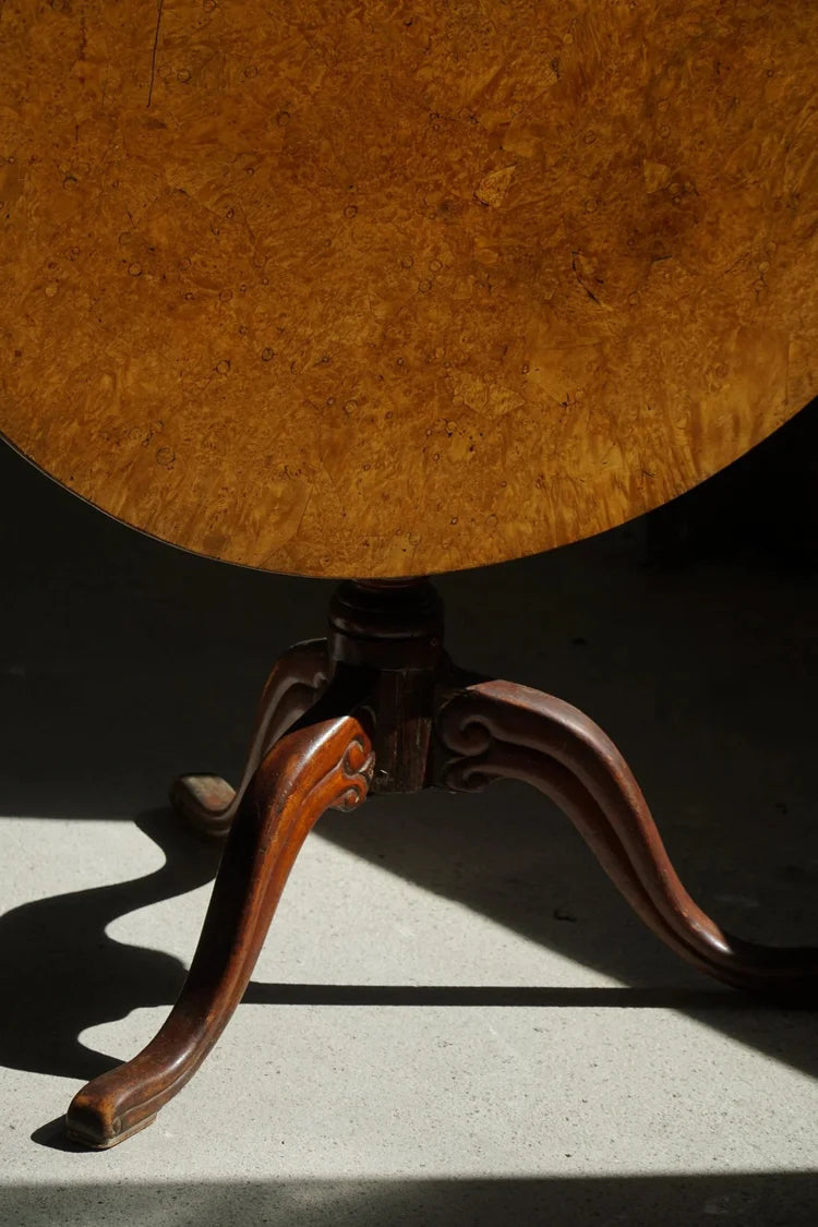 Swedish_Antique_Tilt_Top_Table_in_Burl_Wood,_19th_Century