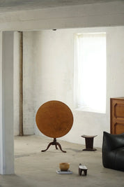 Swedish_Antique_Tilt_Top_Table_in_Burl_Wood,_19th_Century