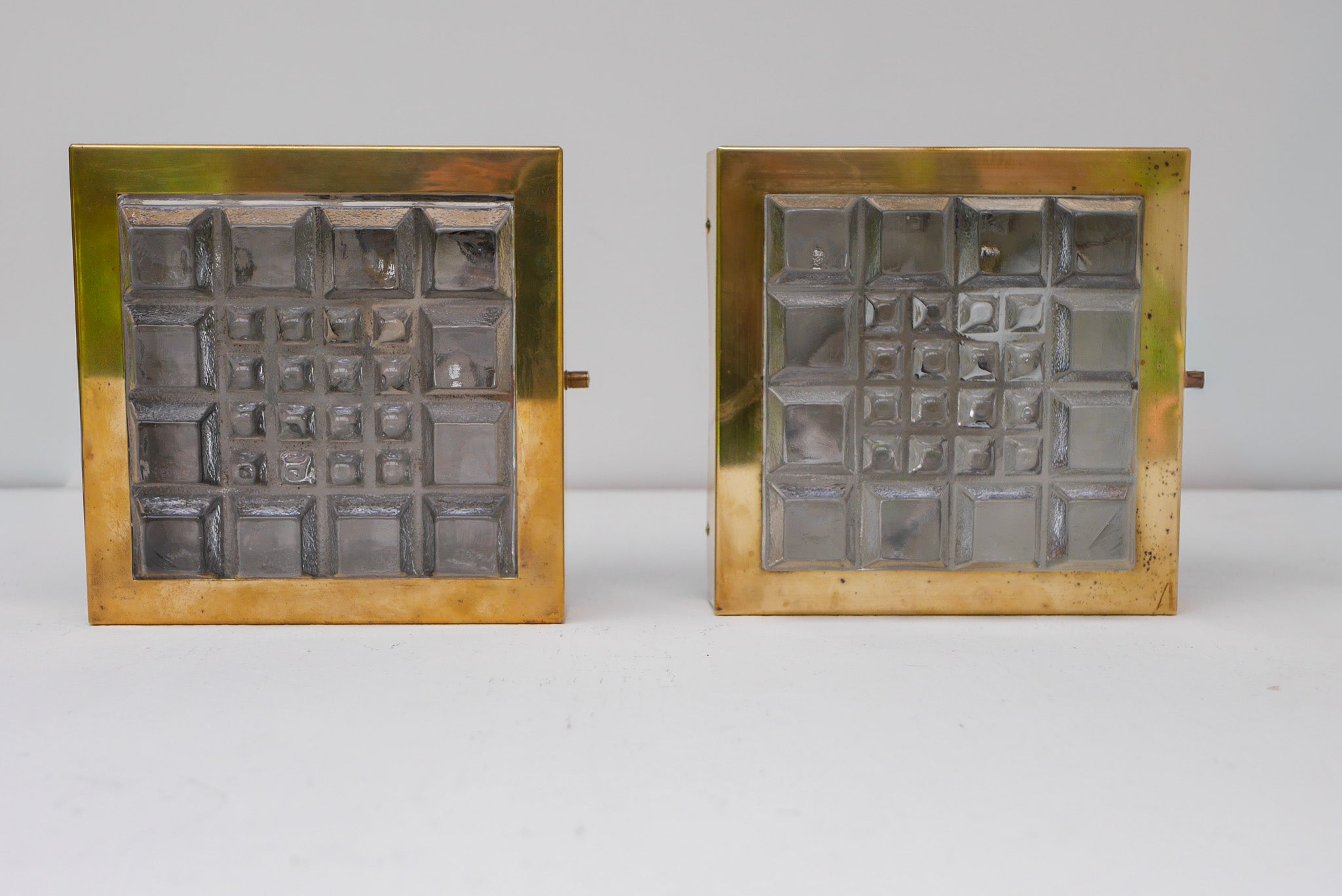 Set_of_2_Brutalist_Brass_and_Textured_Glass_Wall_Lamps_by_Falkenbergs_Belysning,_Sweden,_1967