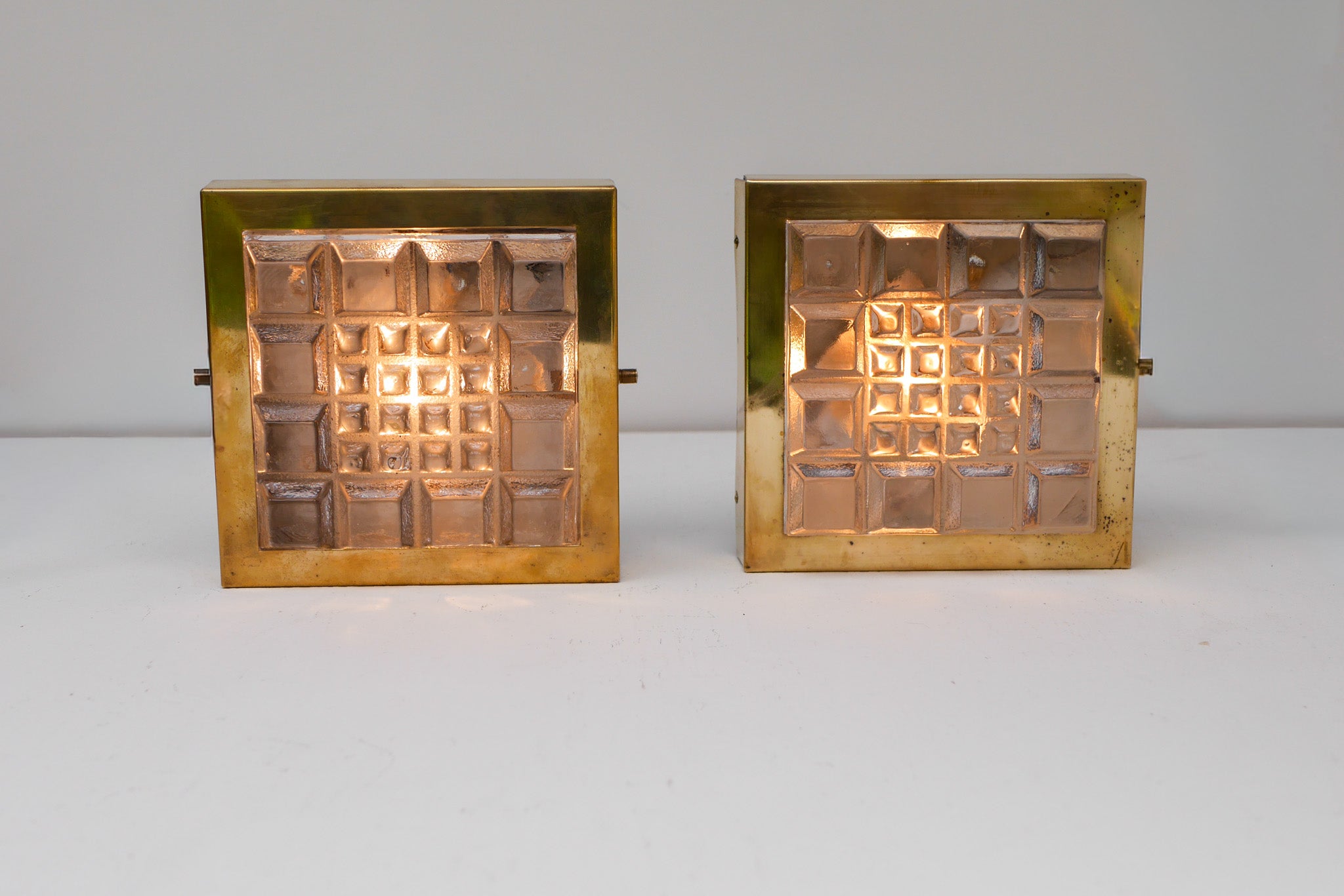 Set_of_2_Brutalist_Brass_and_Textured_Glass_Wall_Lamps_by_Falkenbergs_Belysning,_Sweden,_1967