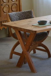 Swedish_Mid_Century_Modern_Solid_Pine_Desk,_Roland_Wilhelmsson,_Made_in_1960s