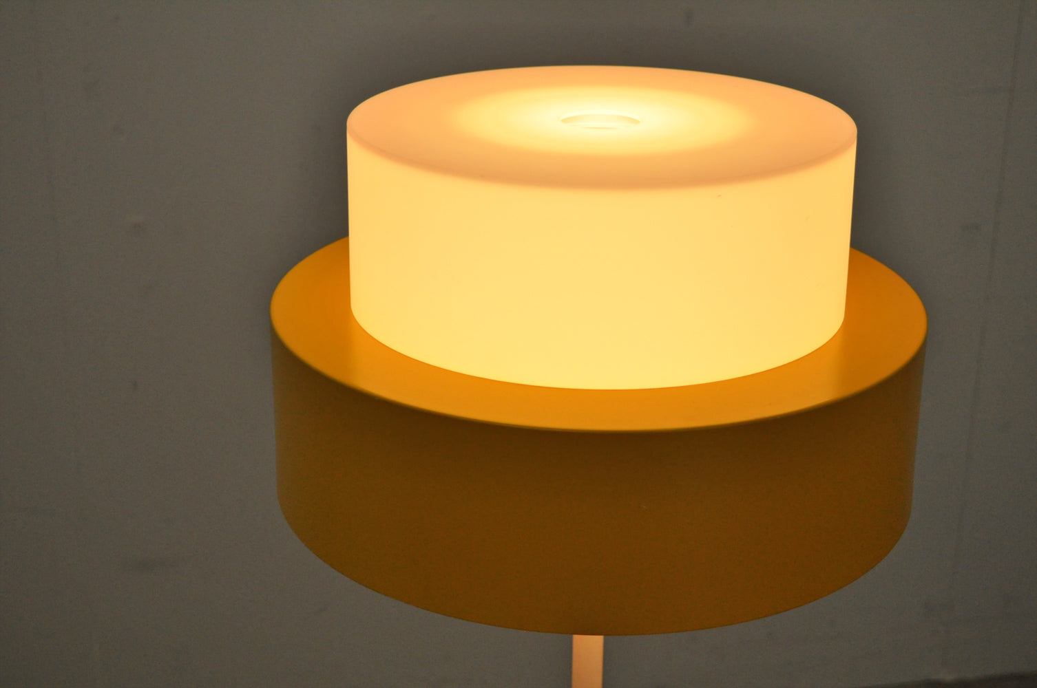 Cylindus_Table_Lamp_by_Uno_&_Östen_Kristiansson_for_Luxus,_Sweden_1960s