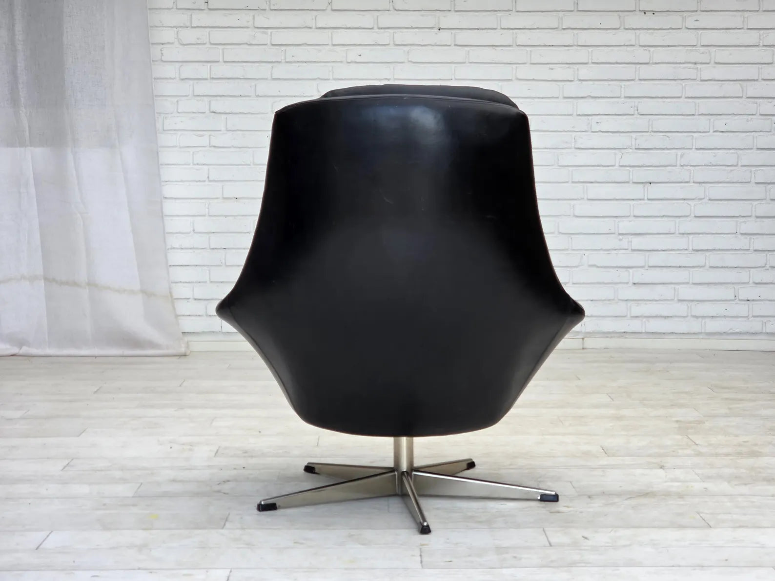 Swivel_Chair_by_H.W._Klein_for_Bramin_Møbler,_1970s_Denmark