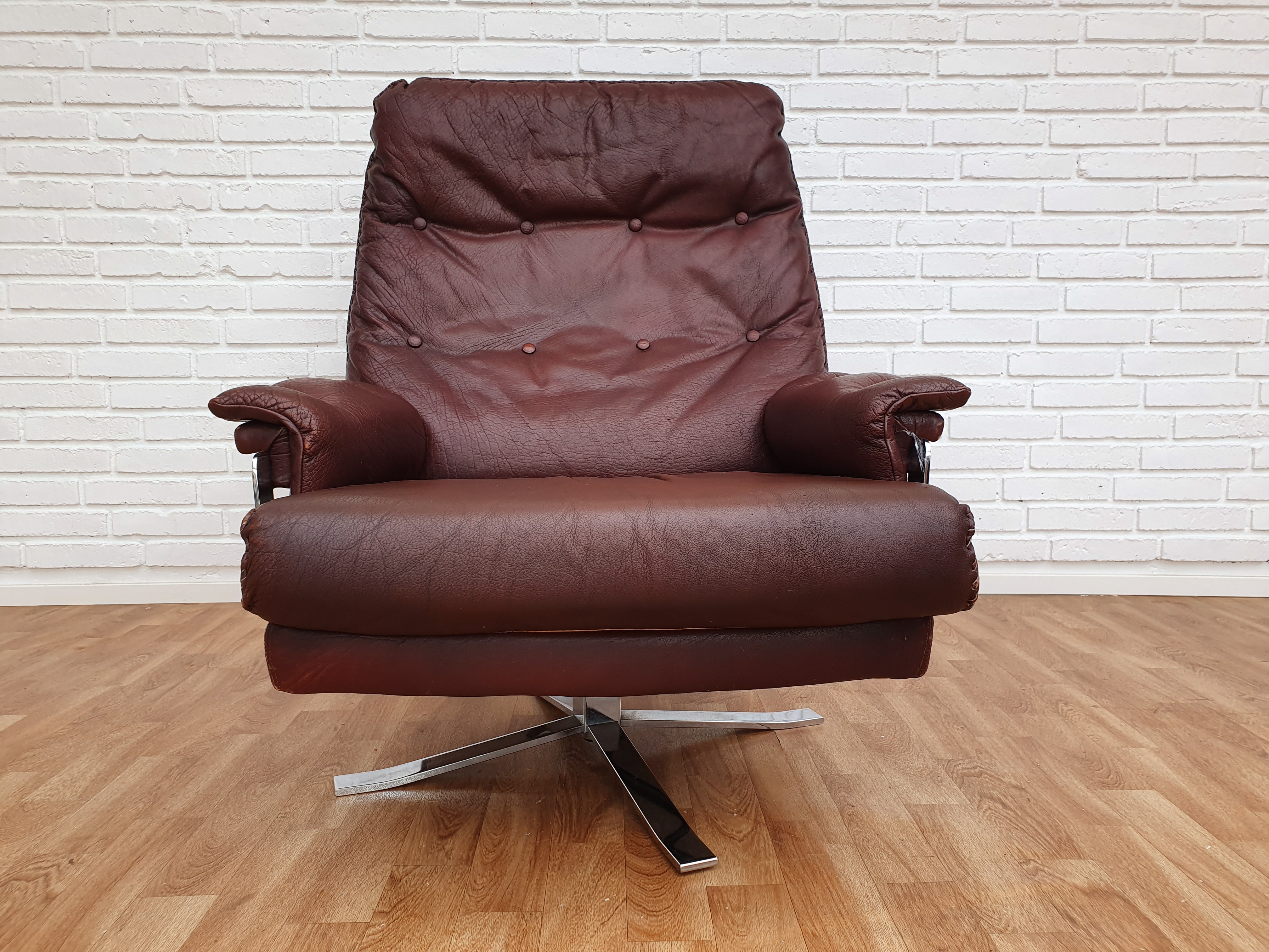 Swivel_Lounge_Chair_by_Arne_Norell_circa_1970_Sweden