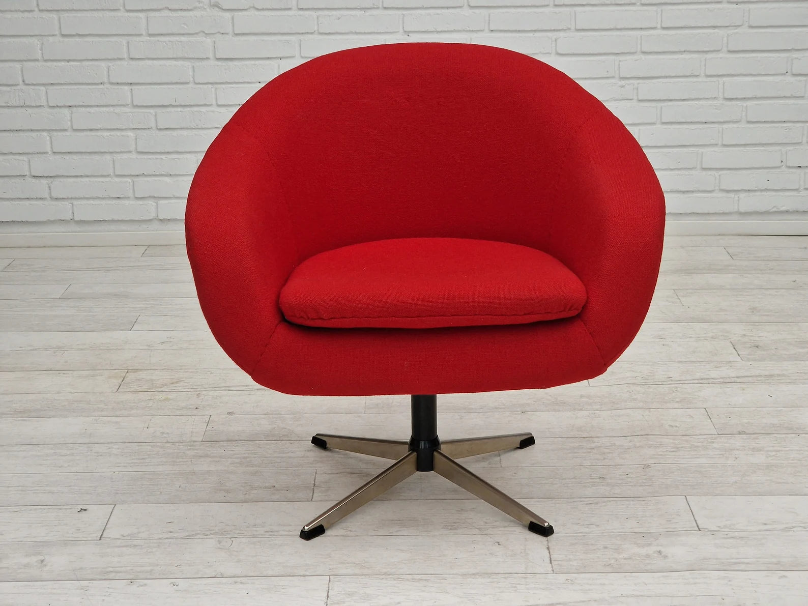 Swivel_Lounge_Chair,_Mid-Century_Wool_&_Steel_by_Karl_Eric_Klote_1960s_Denmark