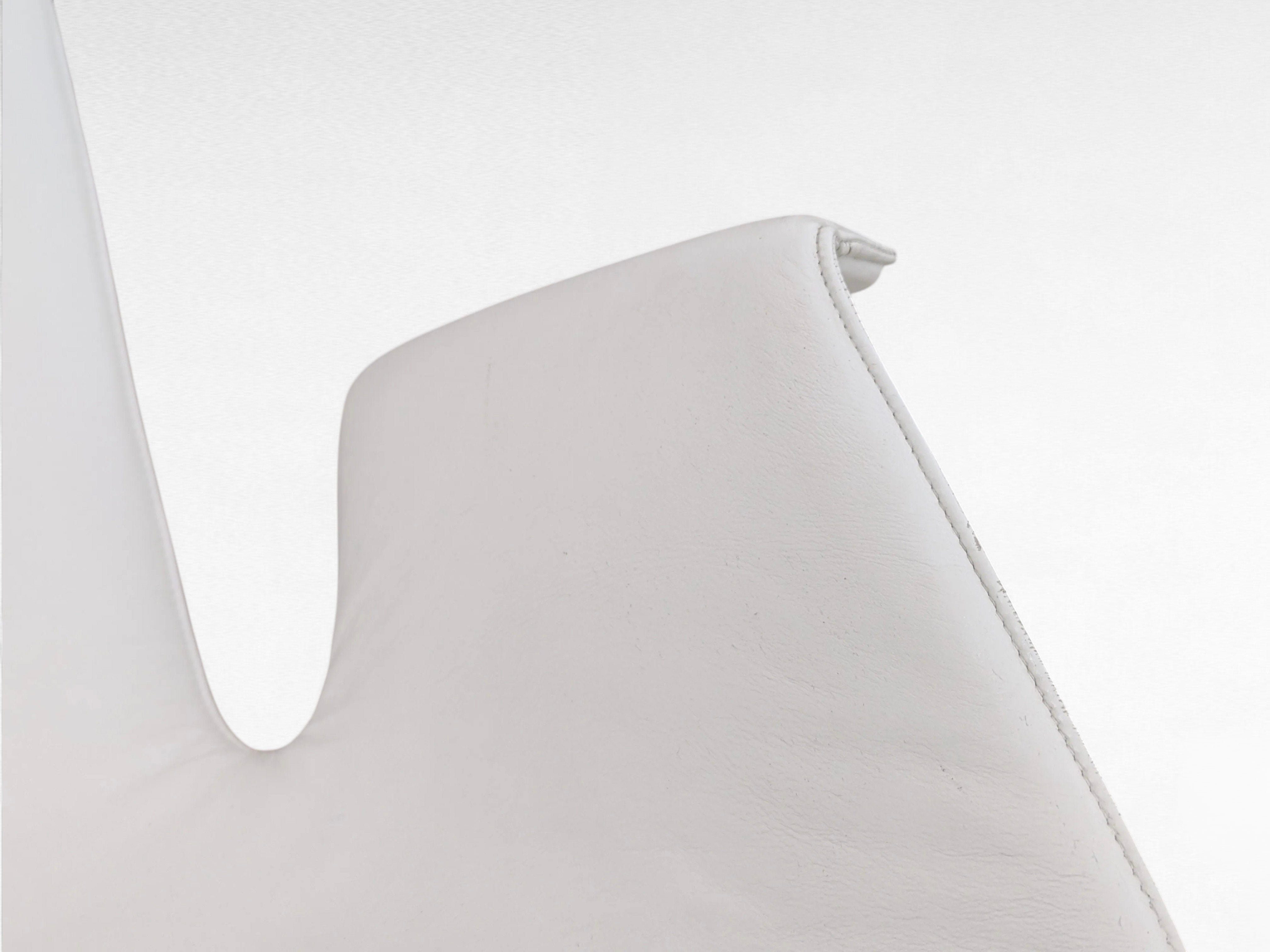 Swivel_Tulip_chair_FK6725_by_Preben_Fabricius_&_Jørgen_Kastholm,_1960s