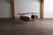 T95_Desk_by_Osvaldo_Borsani_for_Tecno,_Mid_Century_Modern,_Italy_1956