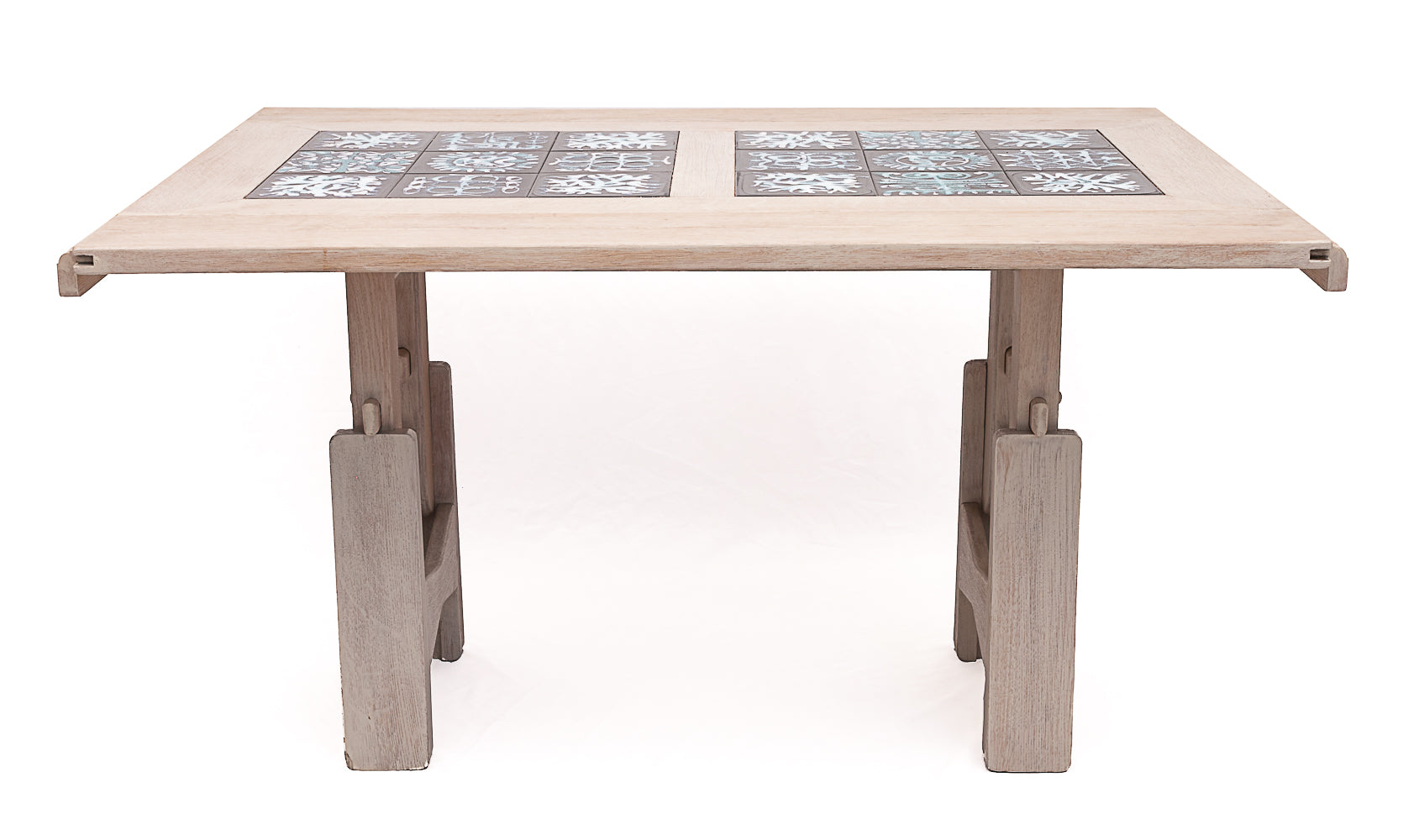 Guillerme_and_Chambron_dining_table