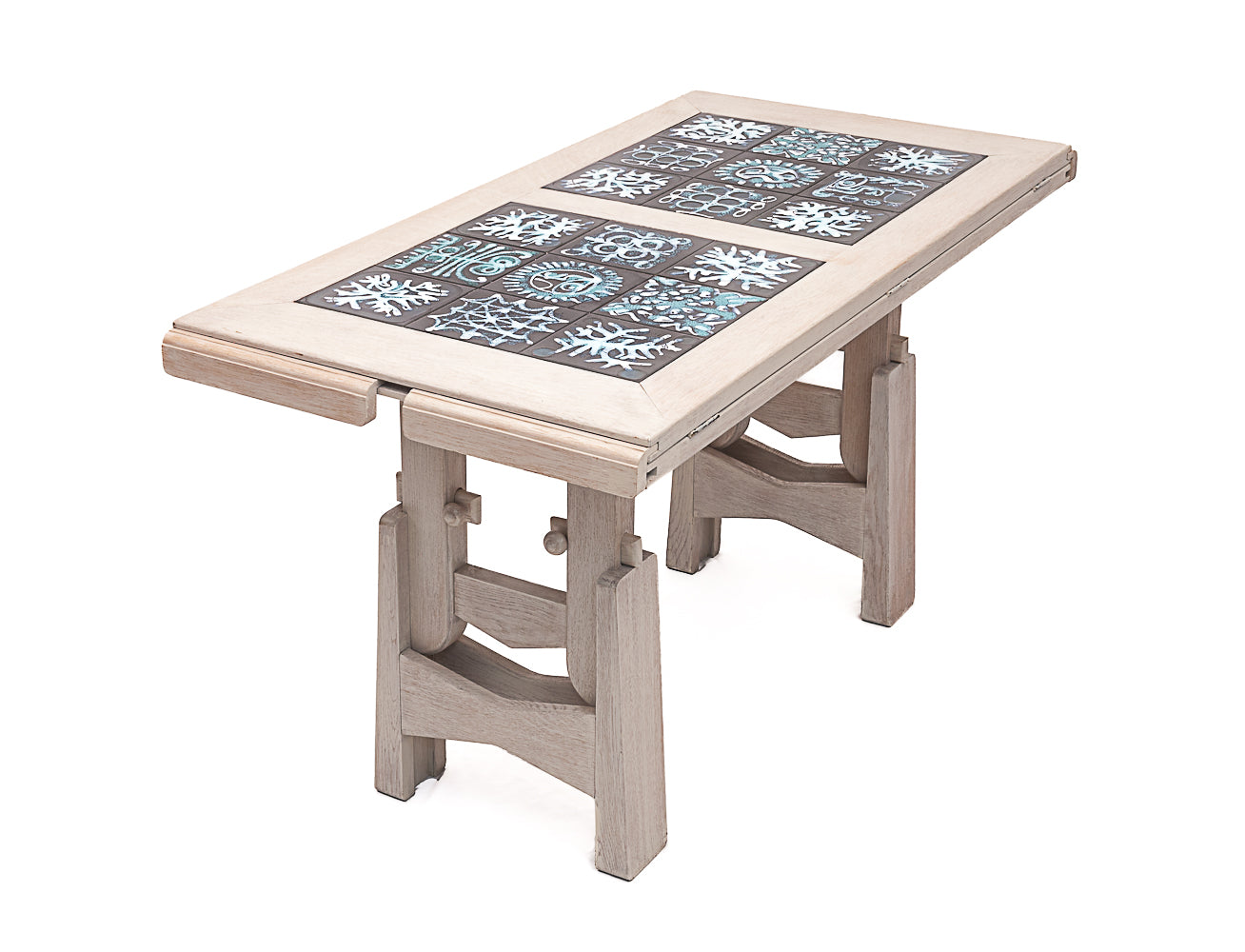 Guillerme_and_Chambron_dining_table