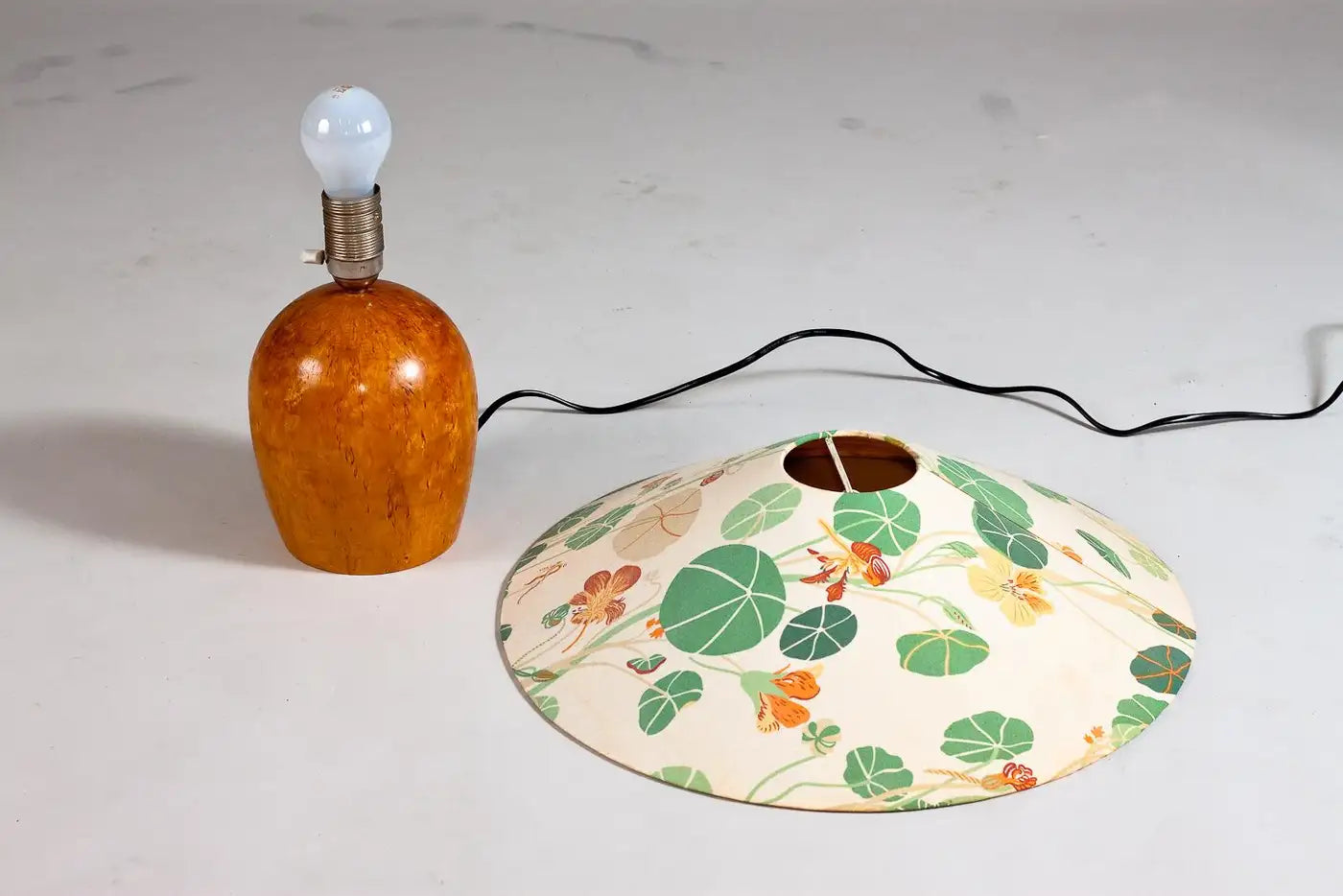 Table_Lamp_Curly_Birch_Wood_Finnish_Vintage_1930s_Finland