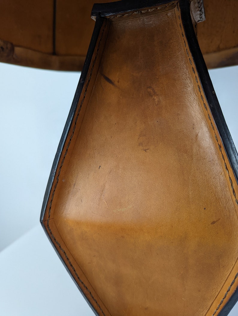 Table_lamp_in_leather_by_Jacques_Adnet_1940s