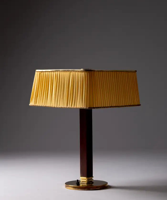 Table_Lamp_Model_5066_Paavo_Tynell_Brass_Taito_Oy_1940s_Finland