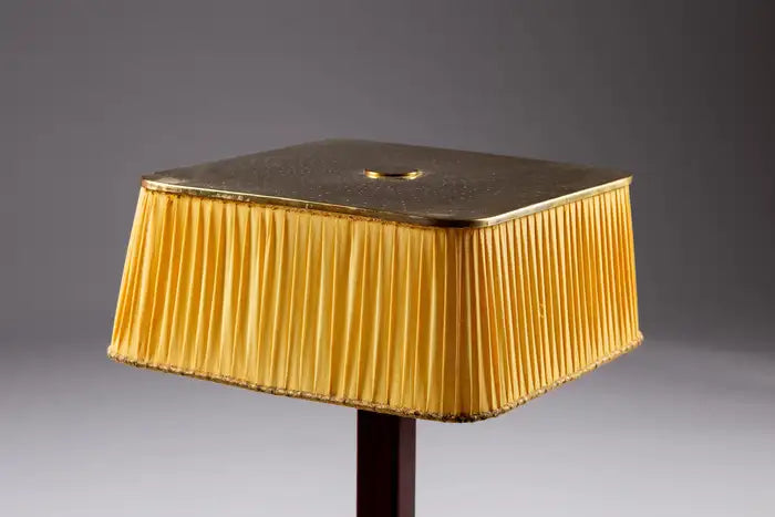 Table_Lamp_Model_5066_Paavo_Tynell_Brass_Taito_Oy_1940s_Finland