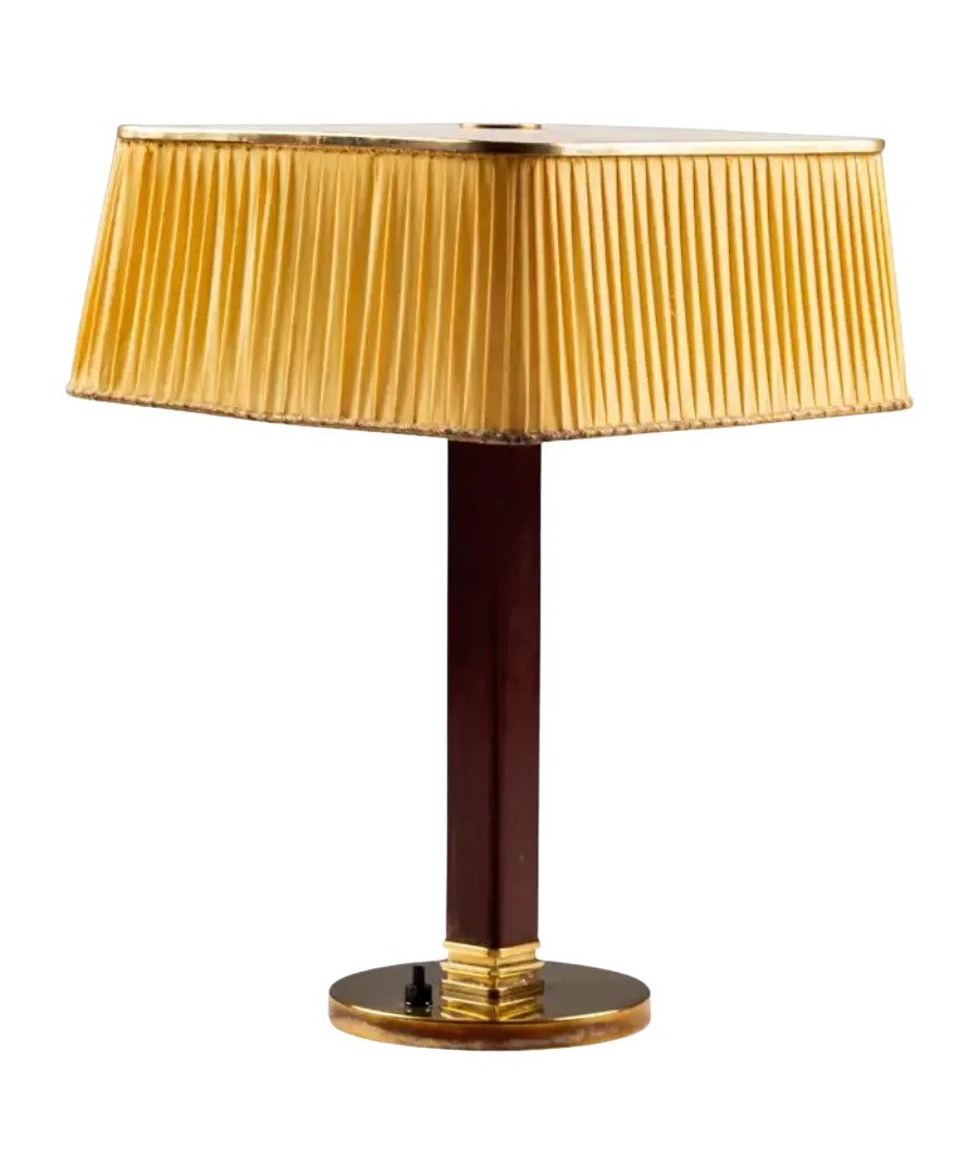 Table_Lamp_Model_5066_Paavo_Tynell_Brass_Taito_Oy_1940s_Finland