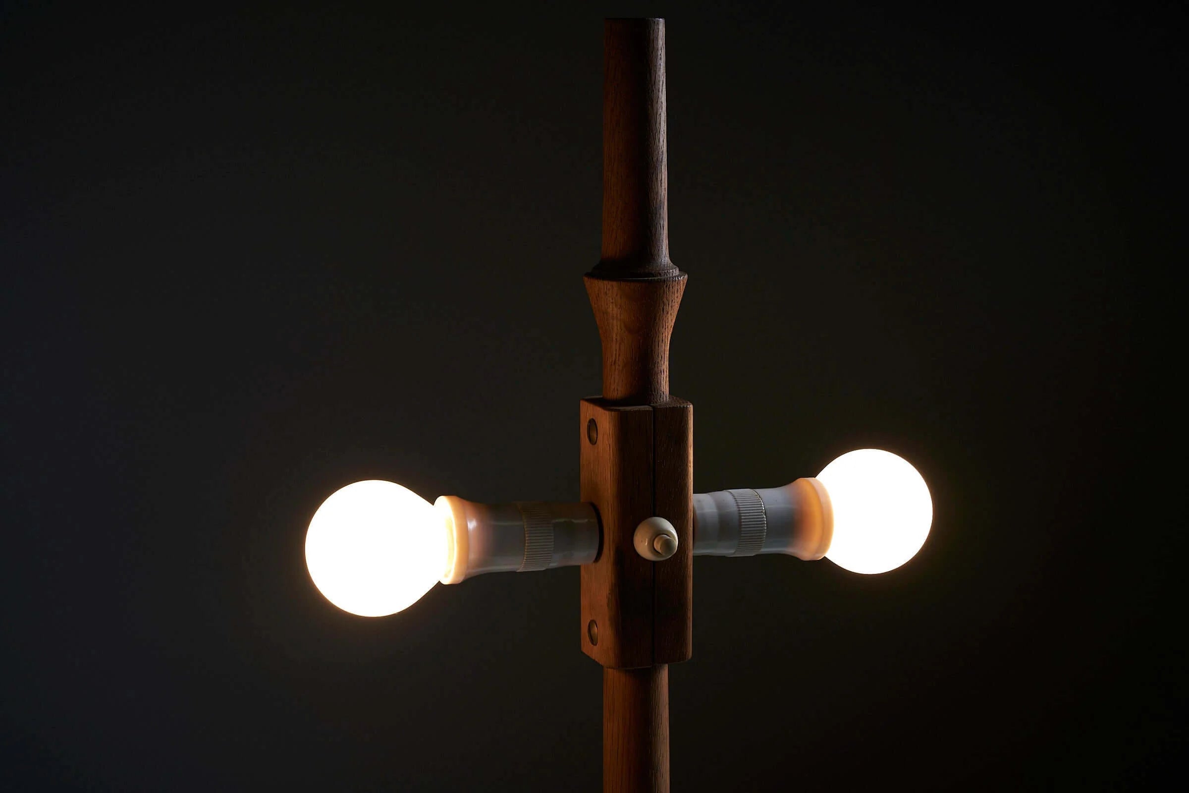 Table_Lamp_Model_nr_1103,_Luxus,_Oak_Wood_&_Green_Plexiglass,_1960s,_Sweden