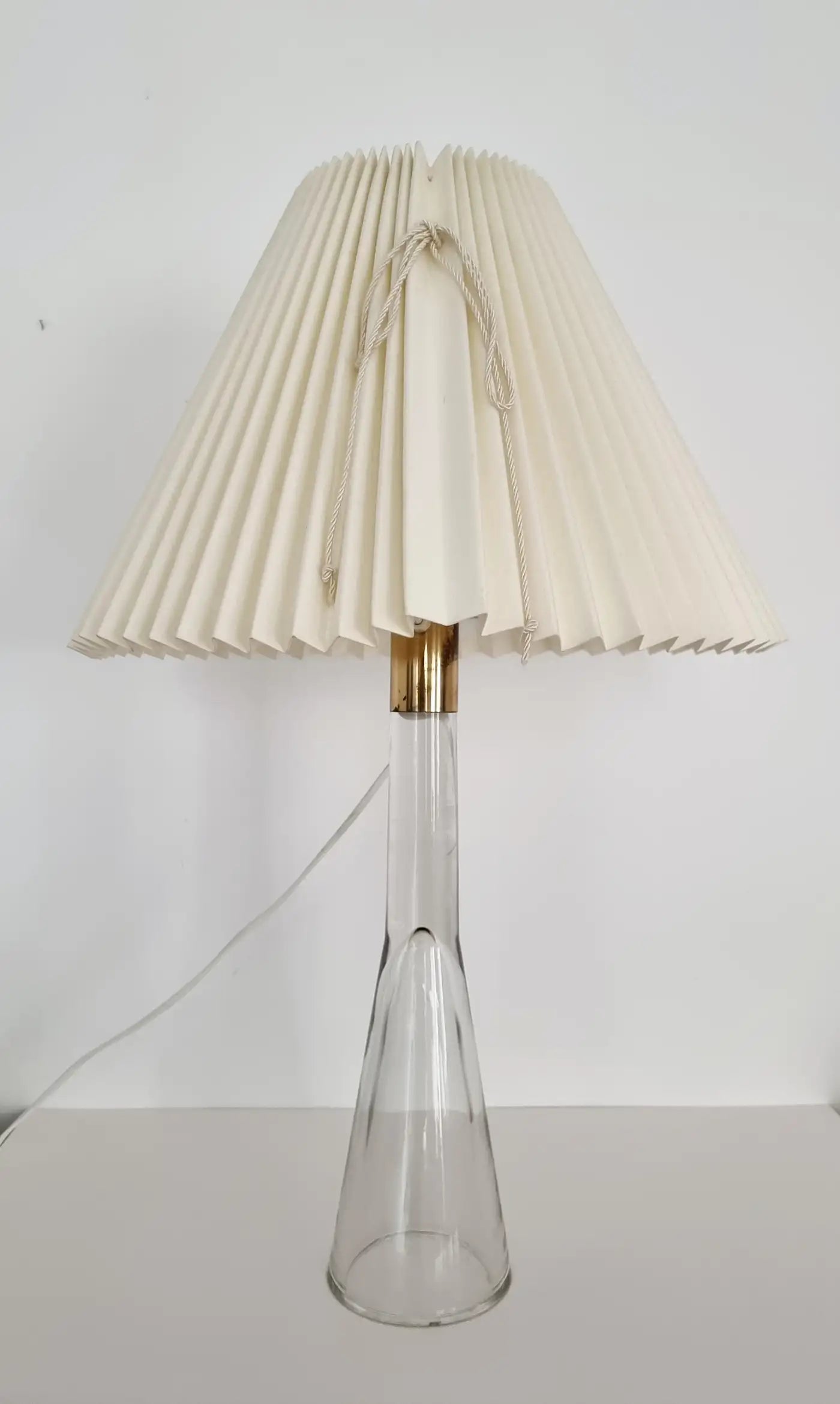 Table_Lamp,_Orno_Oy,_Glass_And_Brass,_Mid-Century_Modern,_Finland