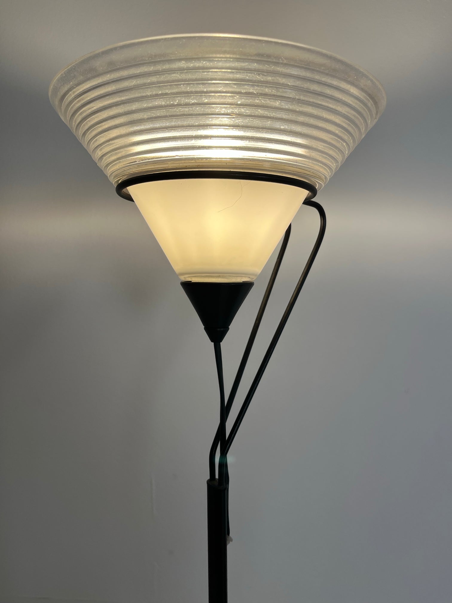 Table_lamp,_vintage_retro_style