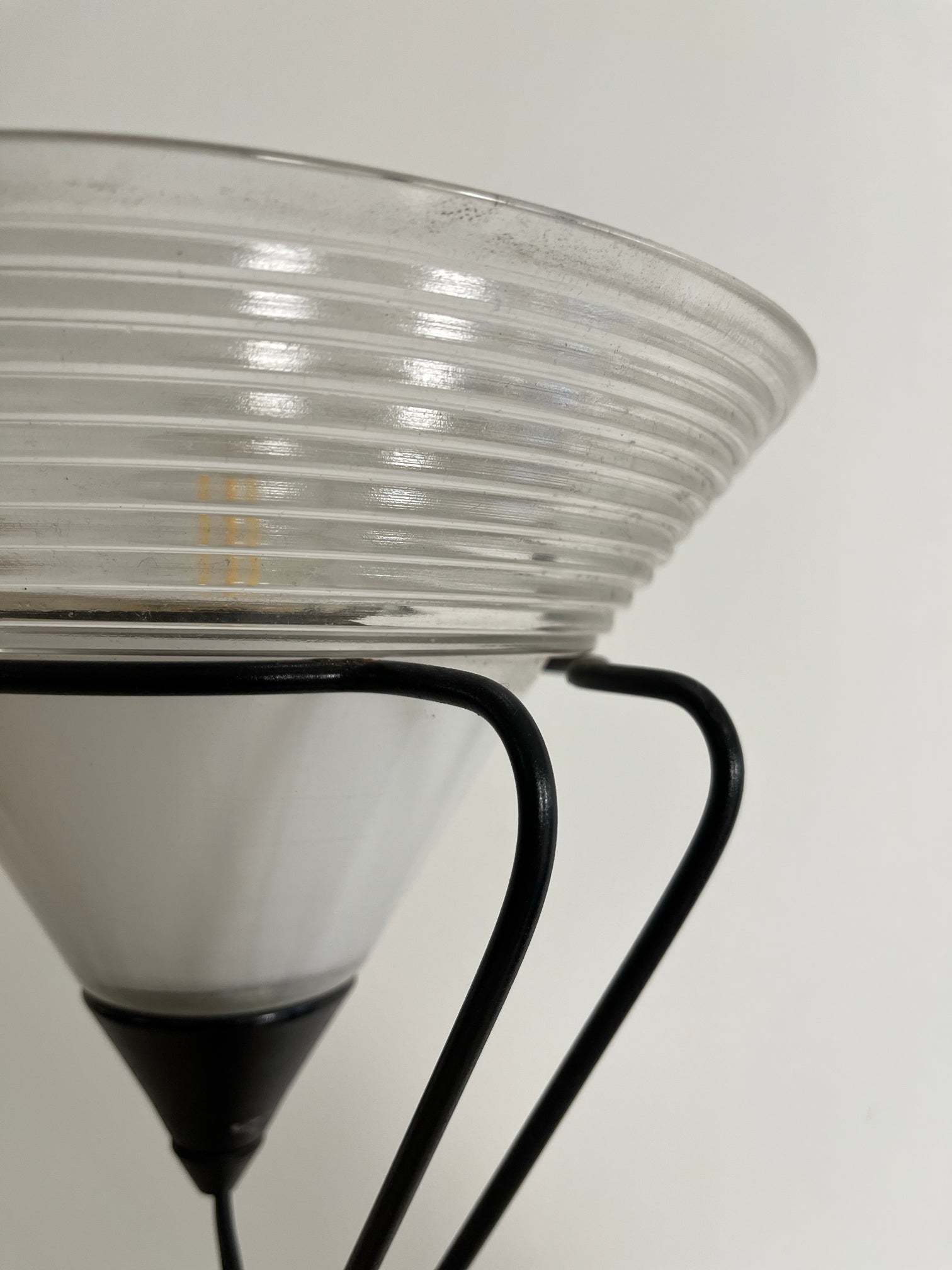 Table_lamp,_vintage_retro_style