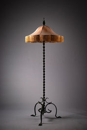 Taidetakomo_Hakkarainen,_Finnish_1930s_floor_lamp