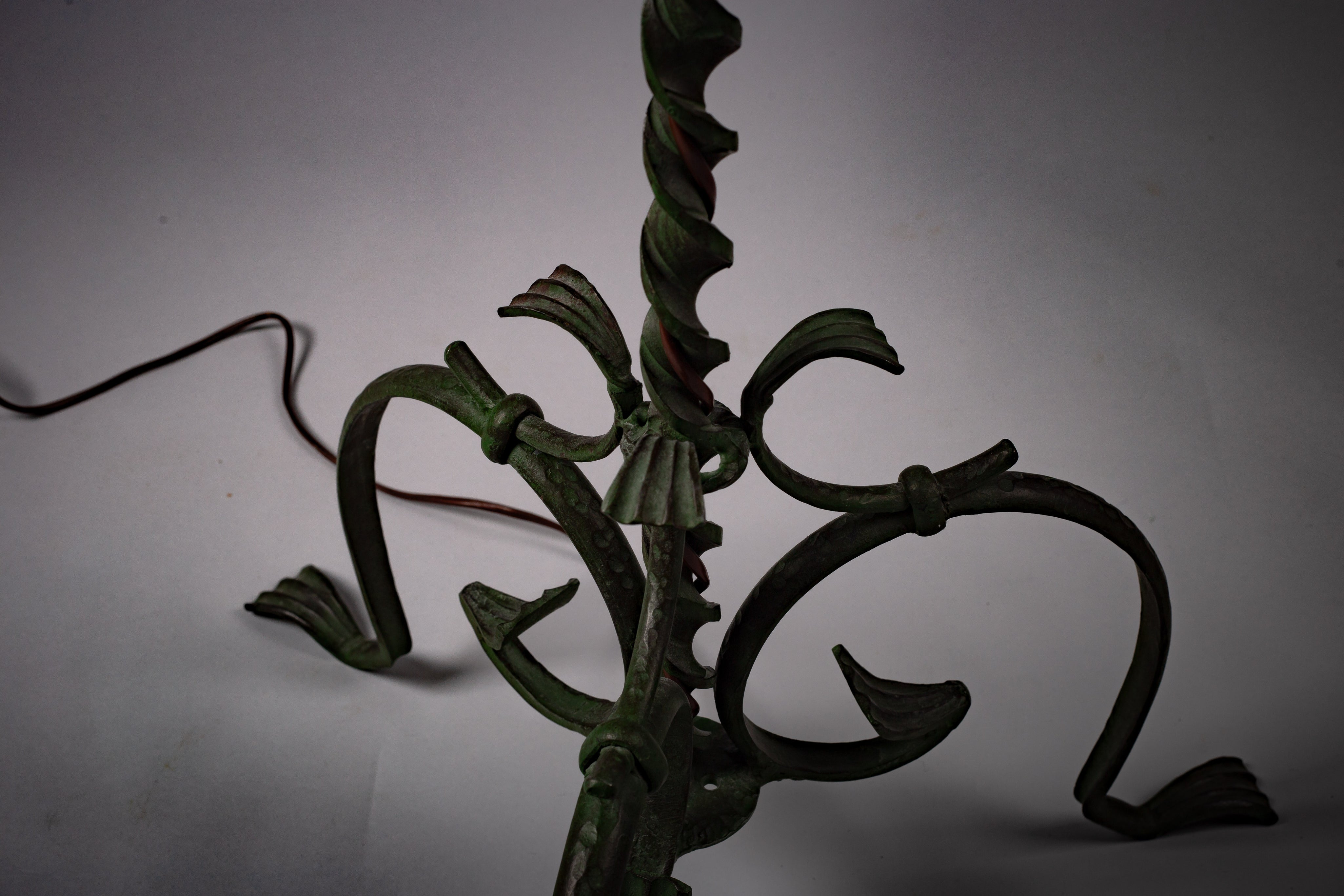 Taidetakomo_Hakkarainen,_Finnish_1930s_floor_lamp