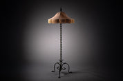 Taidetakomo_Hakkarainen,_Finnish_1930s_floor_lamp