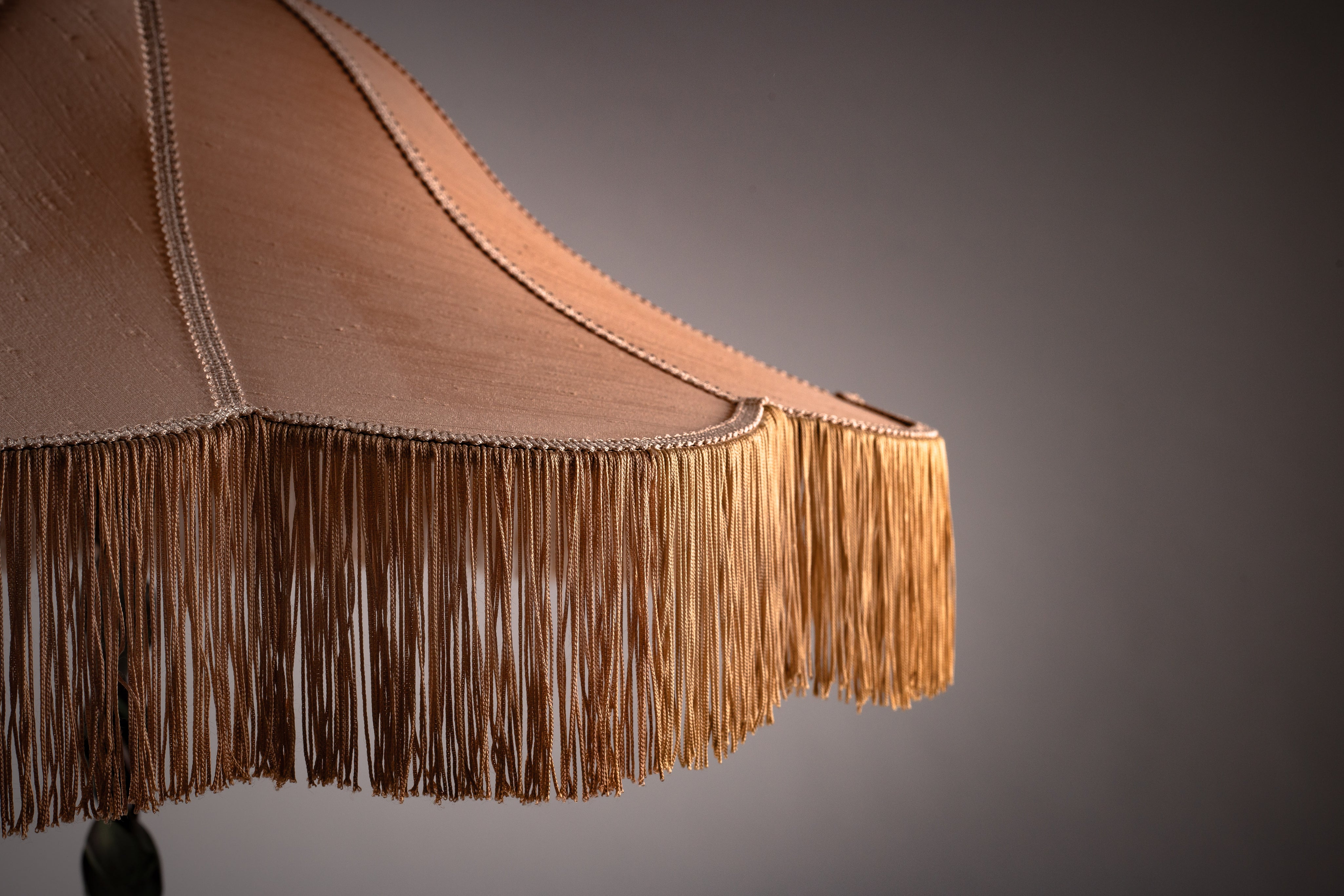 Taidetakomo_Hakkarainen,_Finnish_1930s_floor_lamp