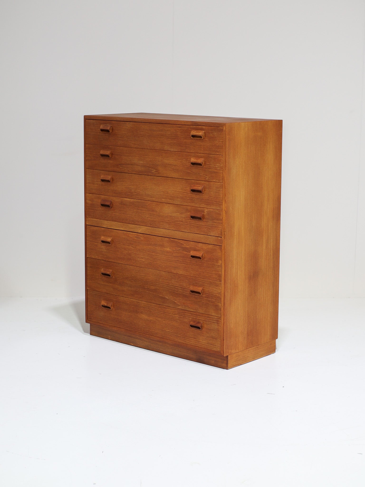 Børge_Mogensen_Teak_Chest_of_Drawers_for_Søborg,_1960s