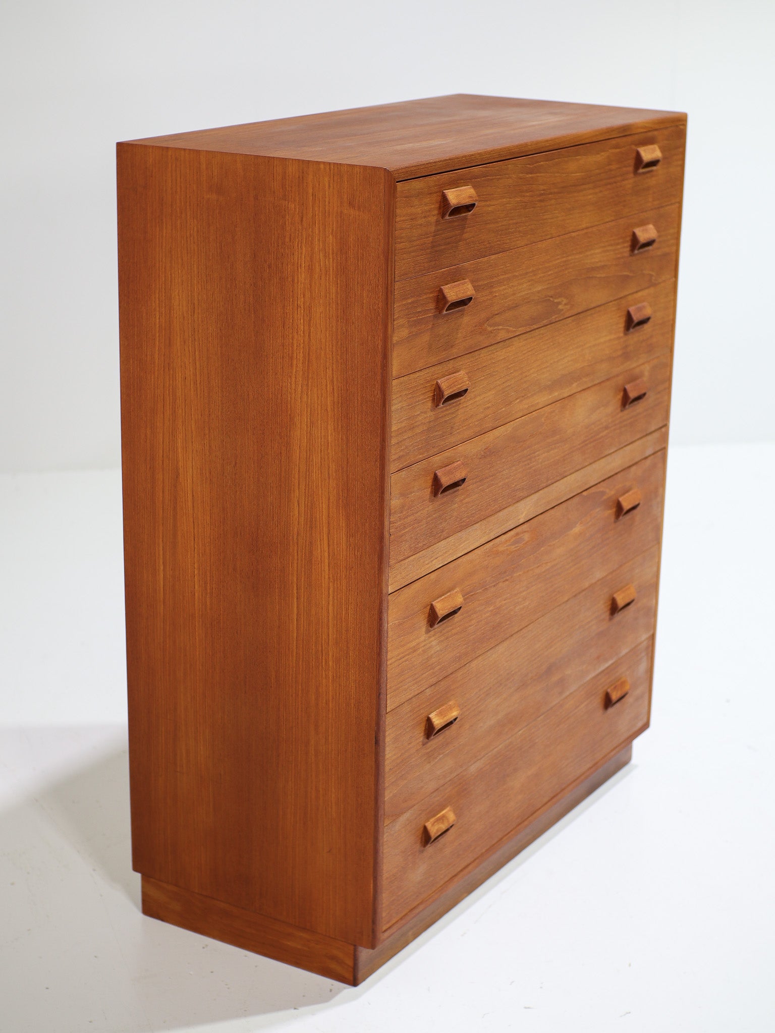Børge_Mogensen_Teak_Chest_of_Drawers_for_Søborg,_1960s