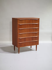 Tall_chest_of_drawers_teak_wood_vintage_Danish