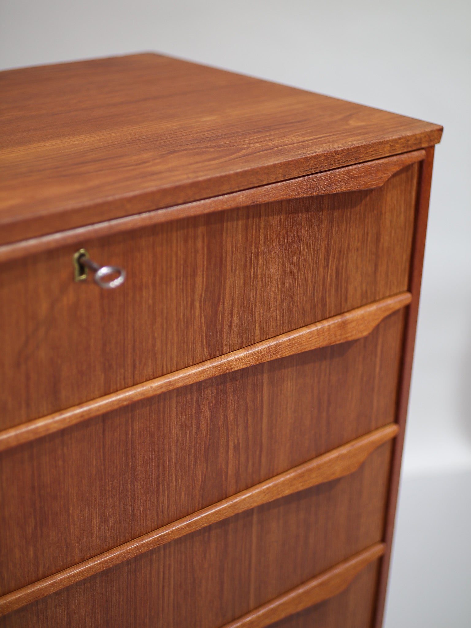Tall_chest_of_drawers_teak_wood_vintage_Danish