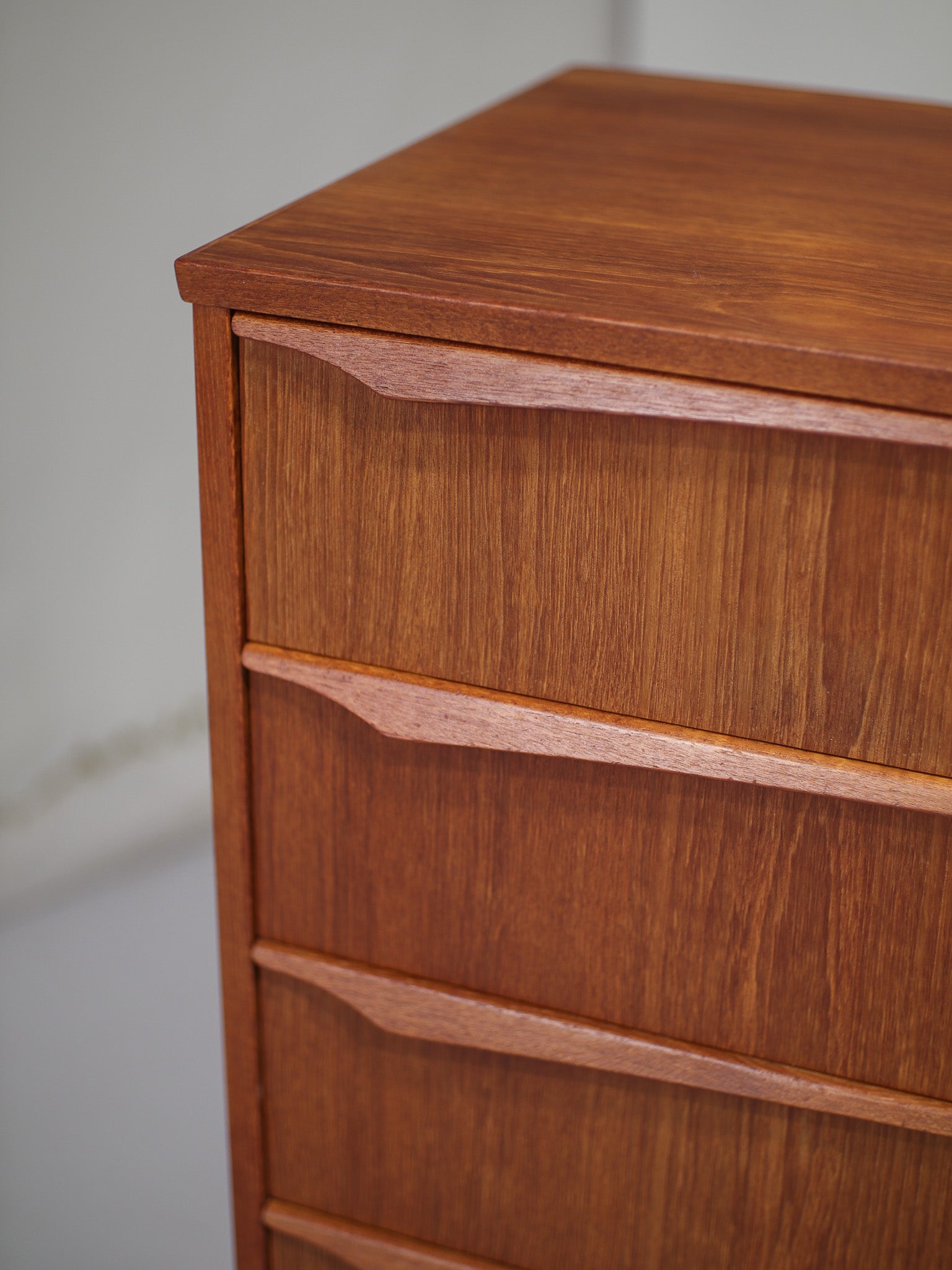 Tall_chest_of_drawers_teak_wood_vintage_Danish