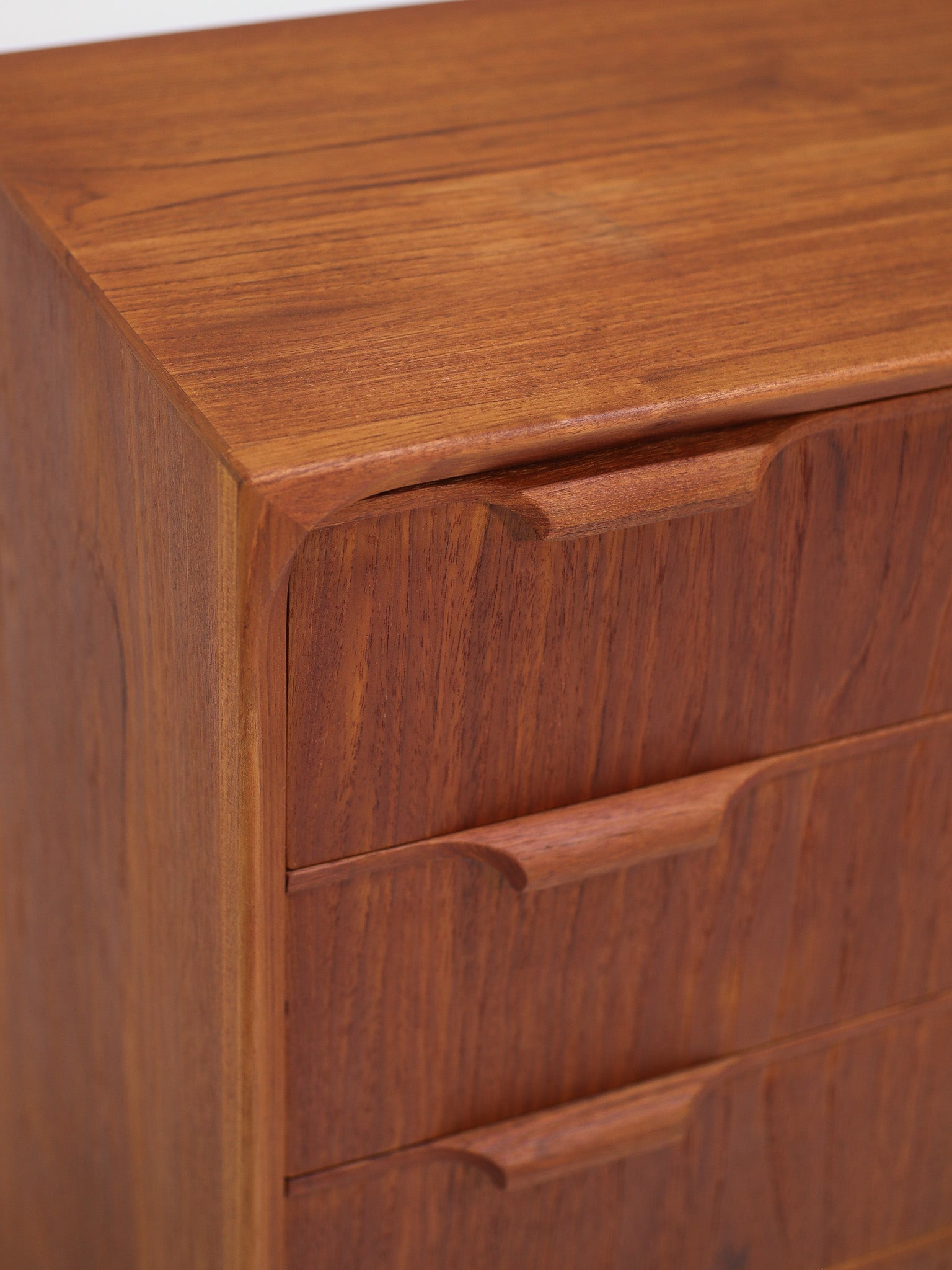 Danish_Teak_Chest_of_Drawers_with_Curved_Handles,_1960s