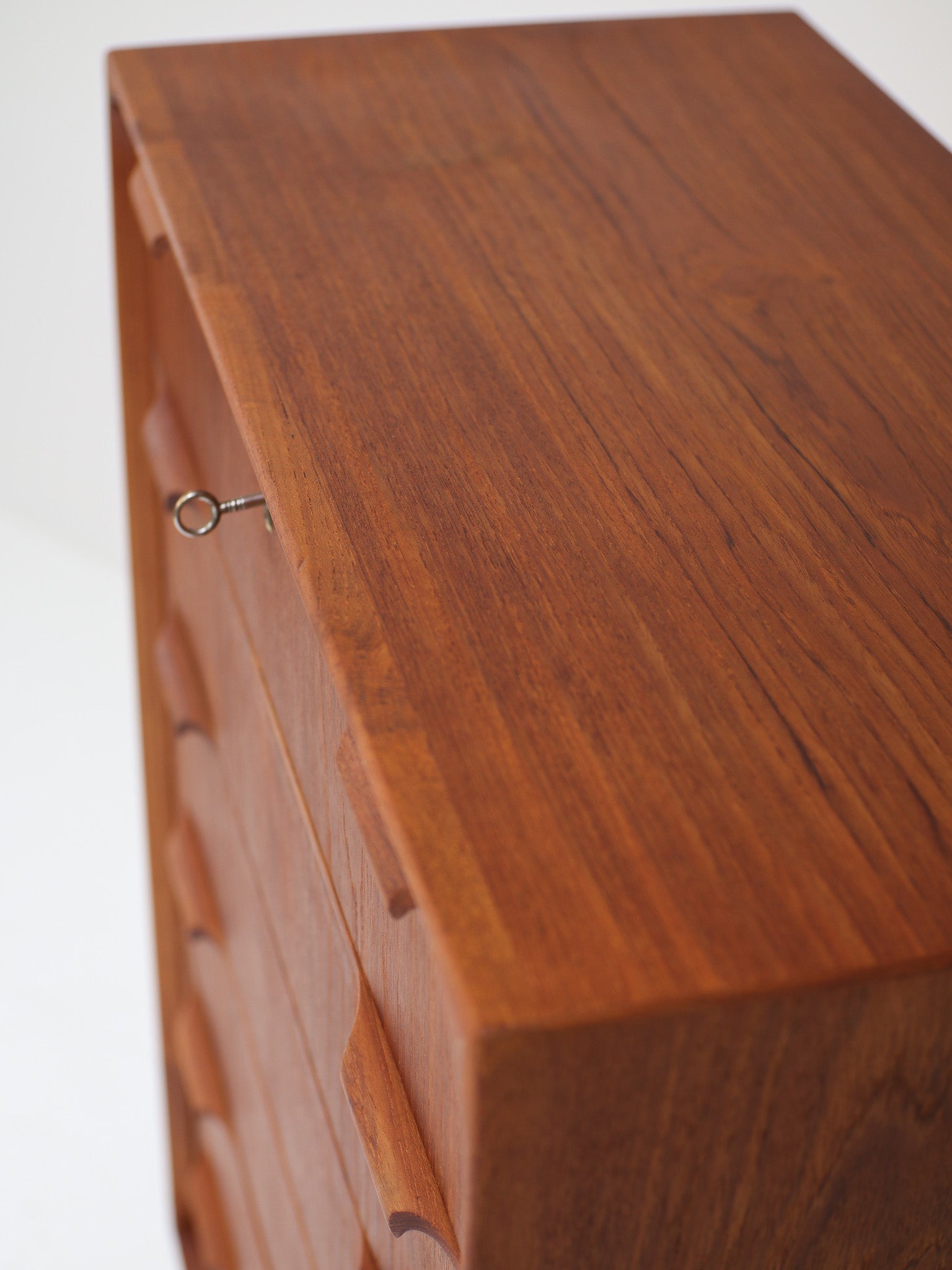 Danish_Teak_Chest_of_Drawers_with_Curved_Handles,_1960s