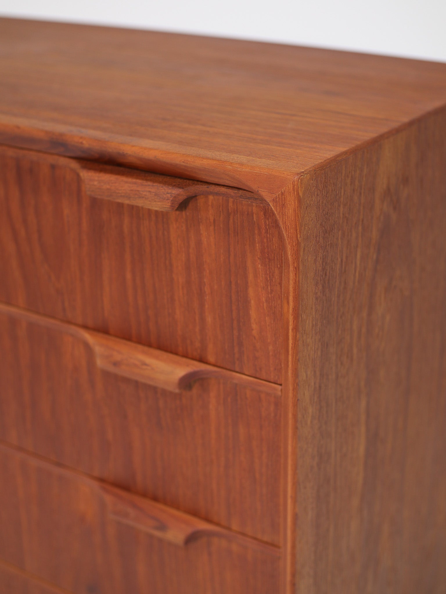 Danish_Teak_Chest_of_Drawers_with_Curved_Handles,_1960s