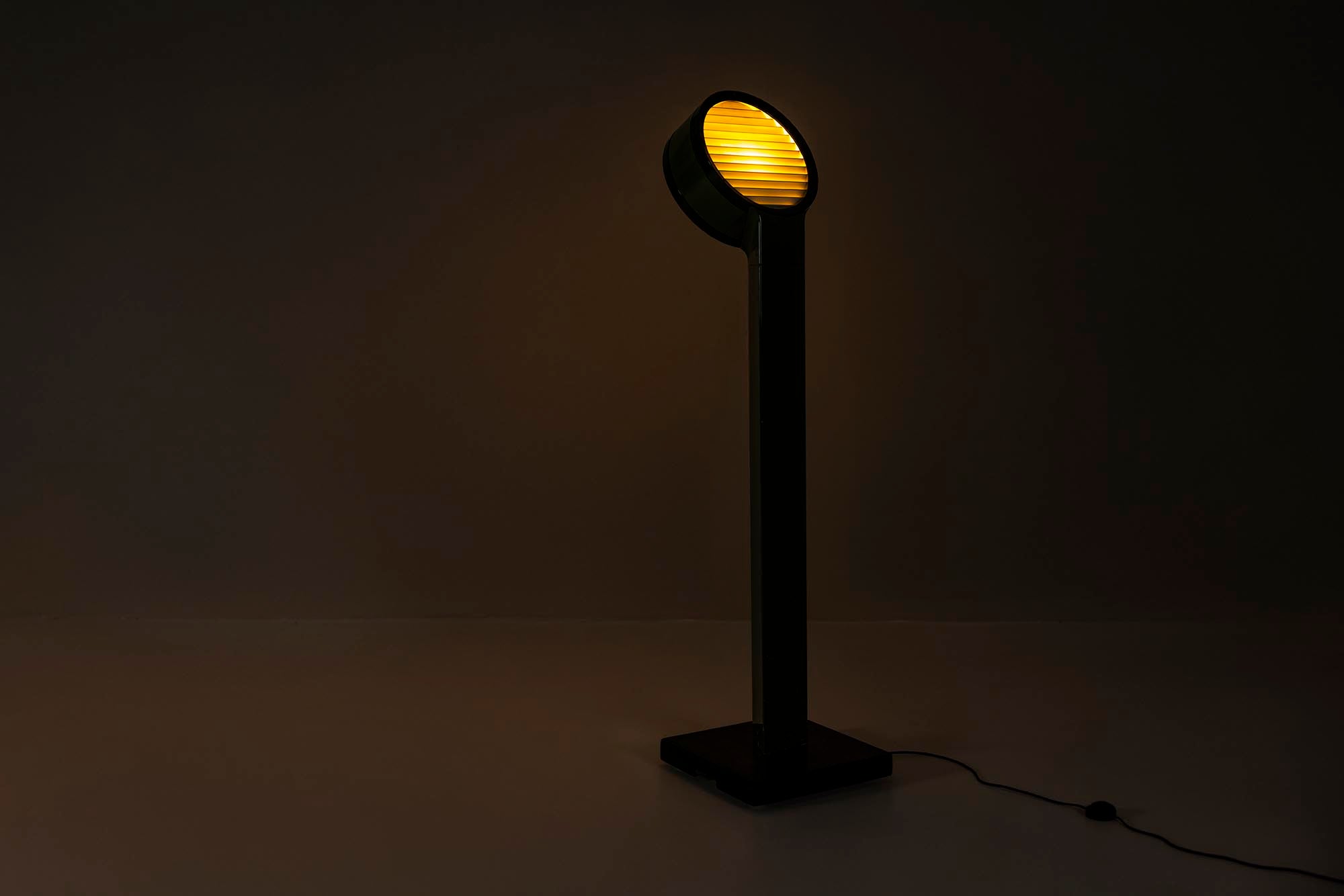 'Tamburo'_Floorlamp_Medium-Sized_by_Tobia_Scarpa_for_Flos,_Italy_1970s
