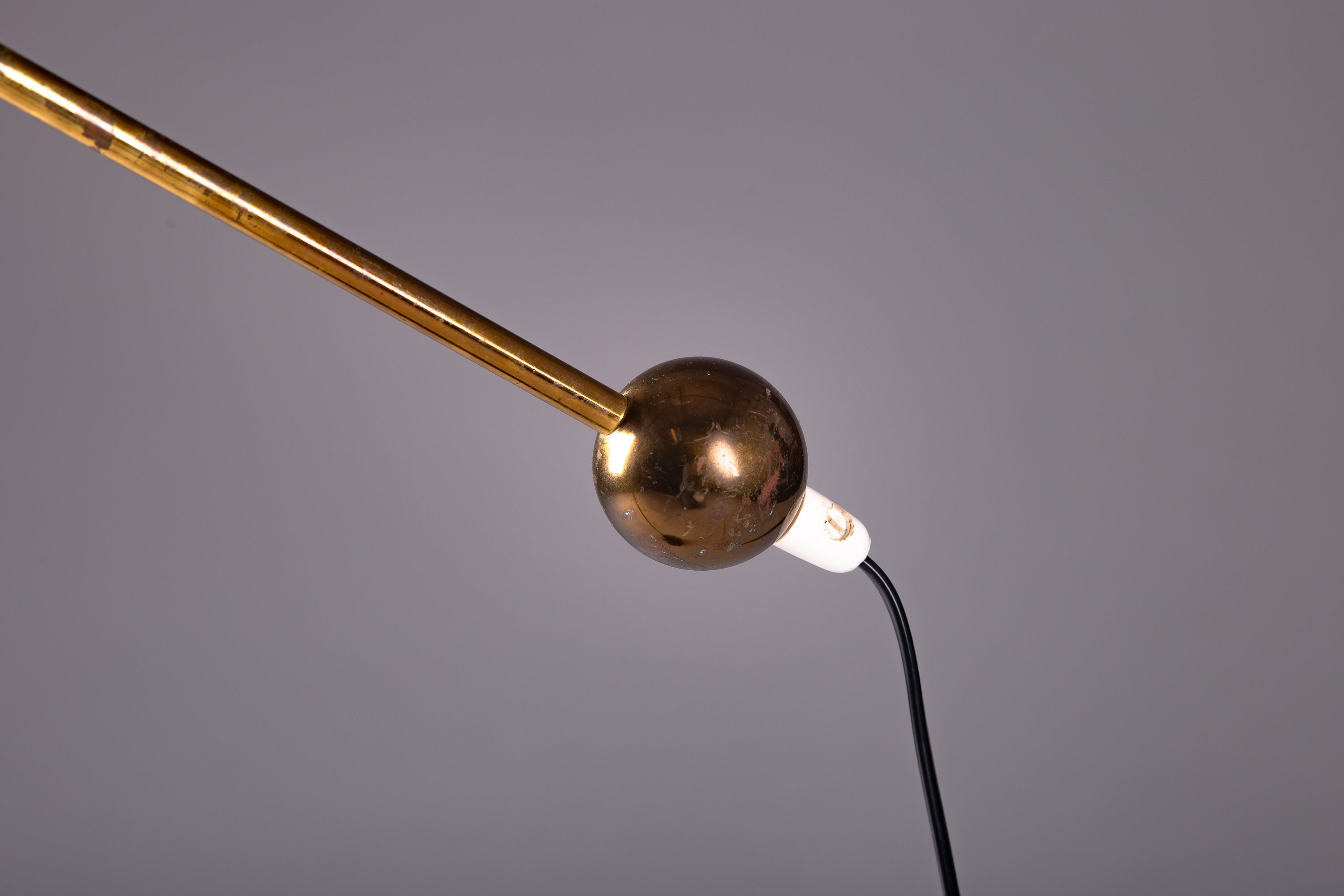 K10-11_Adjustable_Floor_Lamp_by_Tapio_Wirkkala_for_Idman_Oy,_Brass_and_Black_Metal,_Finland,_1950s