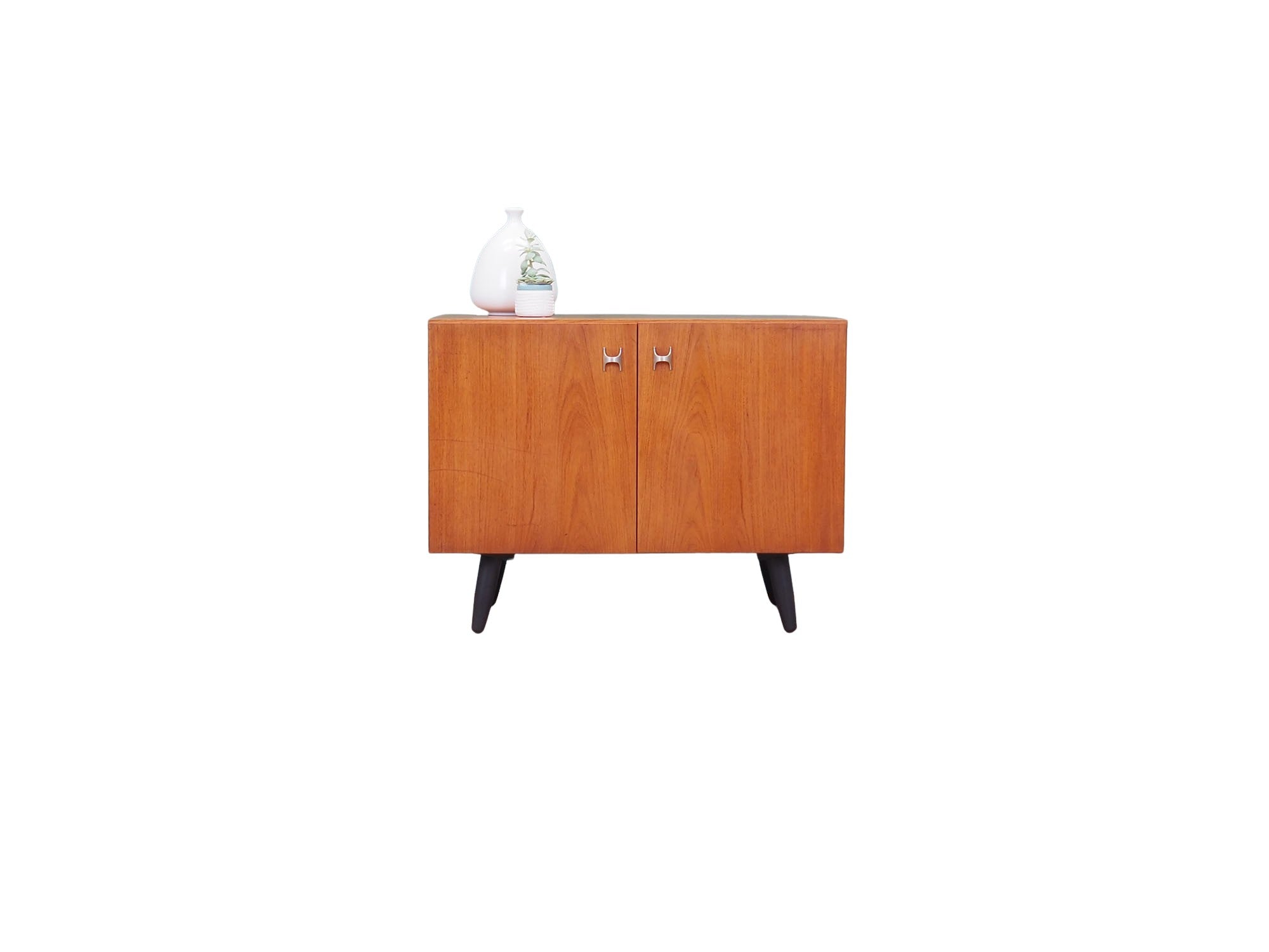 Teak_cabinet,_Danish_design,_1970s,_production:_Denmark