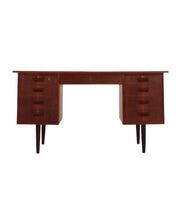 Teak_desk,_Danish_design,_1970s,_production:_Denmark