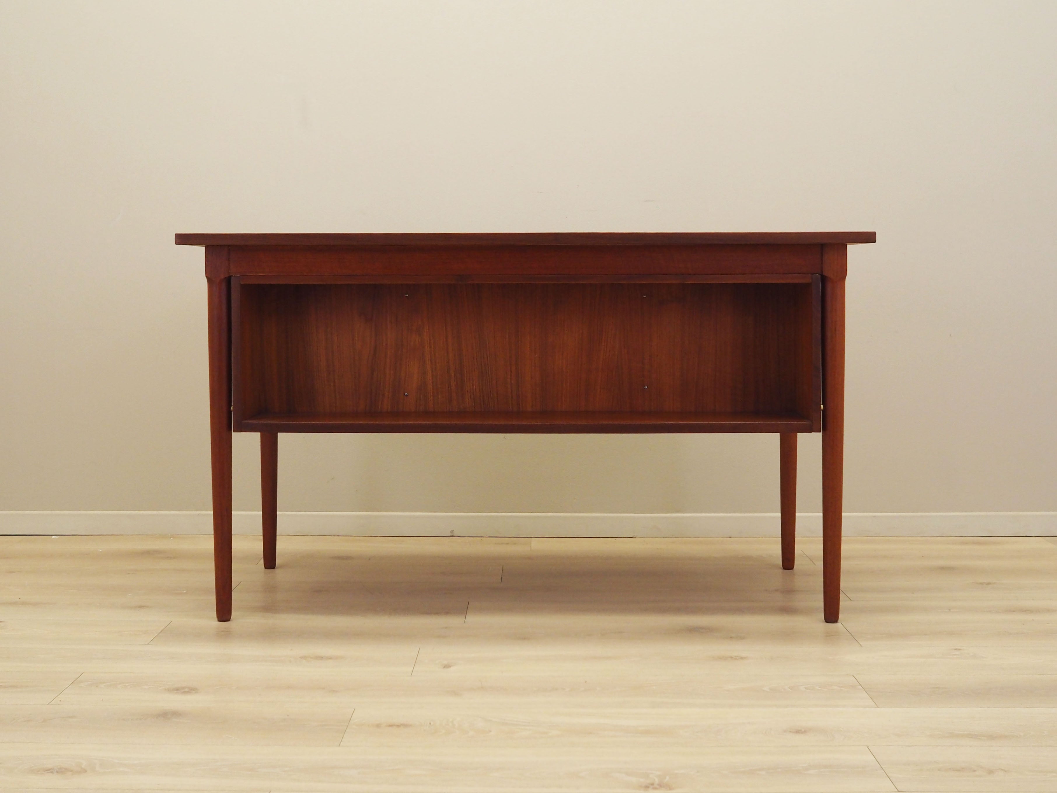 Teak_Desk,_Veneer,_1970s,_Denmark