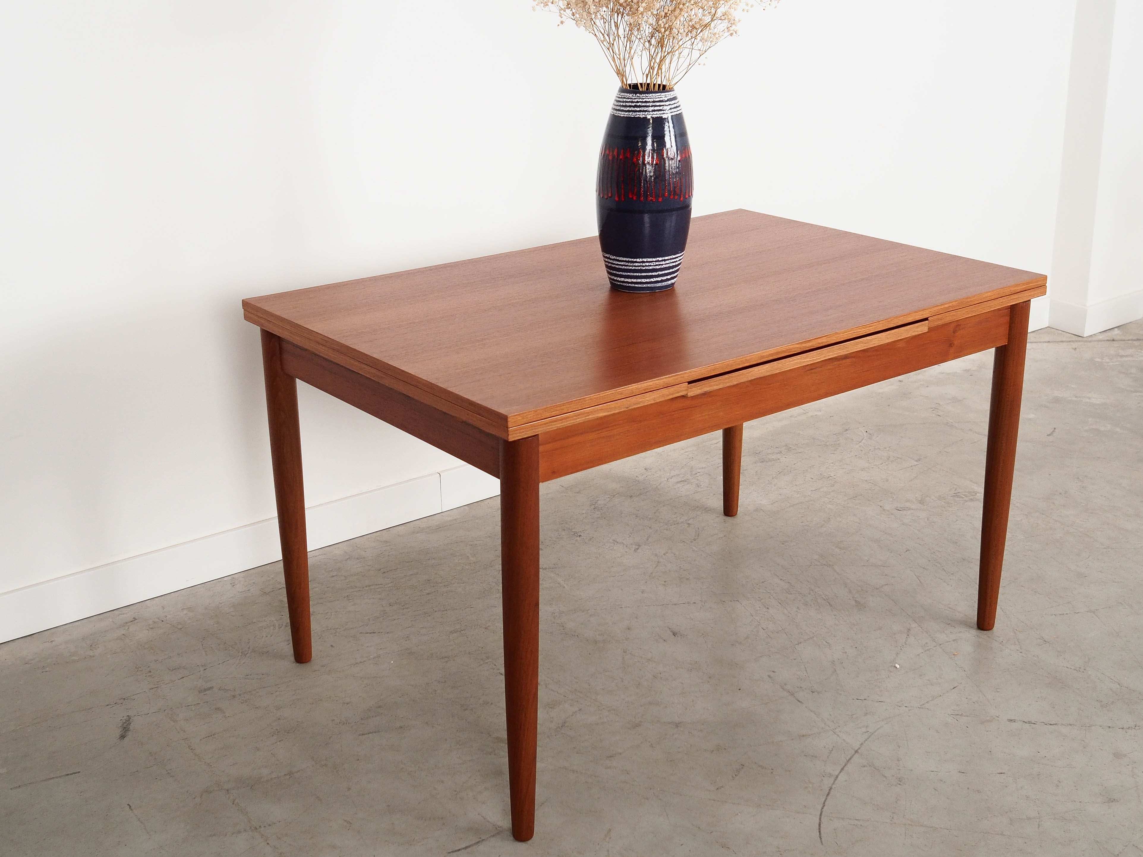 Teak_Dining_Table,_Danish_Design,_1970s,_Denmark