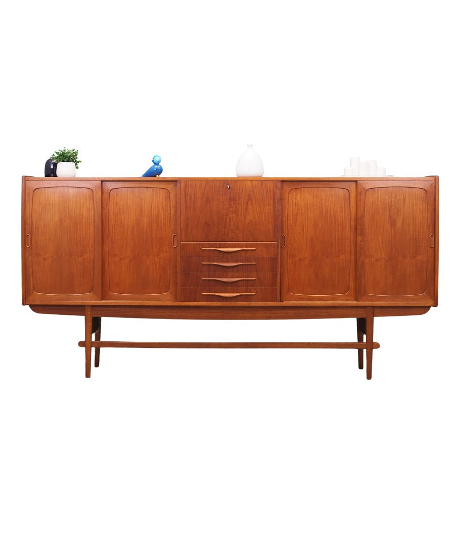 Teak_highboard,_Danish_design,_1960s,_production:_Denmark