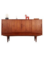 Teak_highboard,_Danish_design,_1970s,_manufactured_by_Børge_Dam