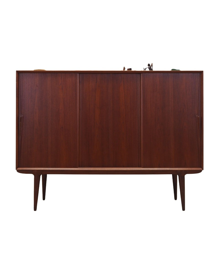 Teak_highboard,_Danish_design,_1970s,_manufacturer:_Omann_Jun