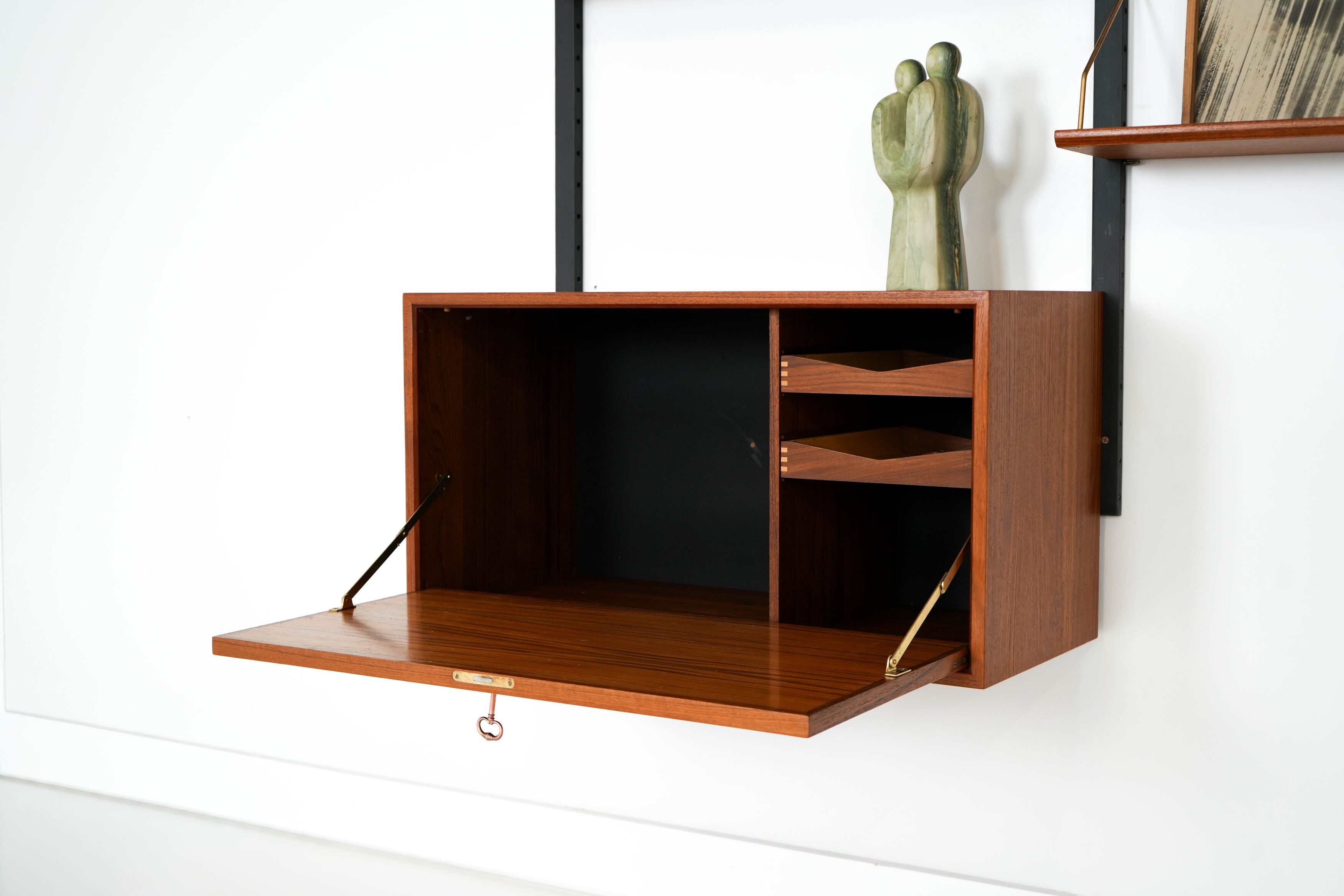 Teak_Modular_Shelving_Unit,_Poul_Cadovius,_Teak_Veneer,_1960s,_Denmark