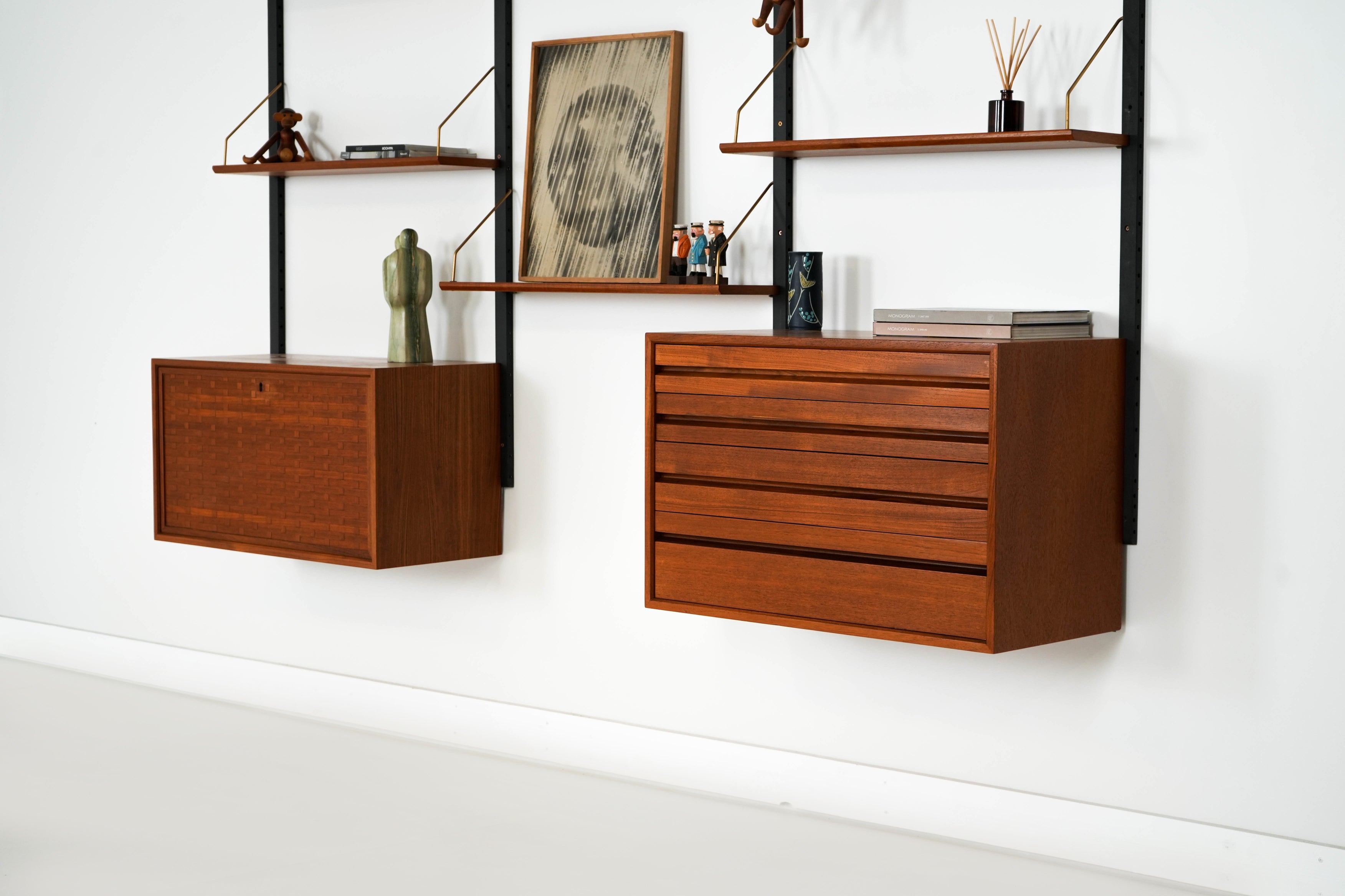 Teak_Modular_Shelving_Unit,_Poul_Cadovius,_Teak_Veneer,_1960s,_Denmark