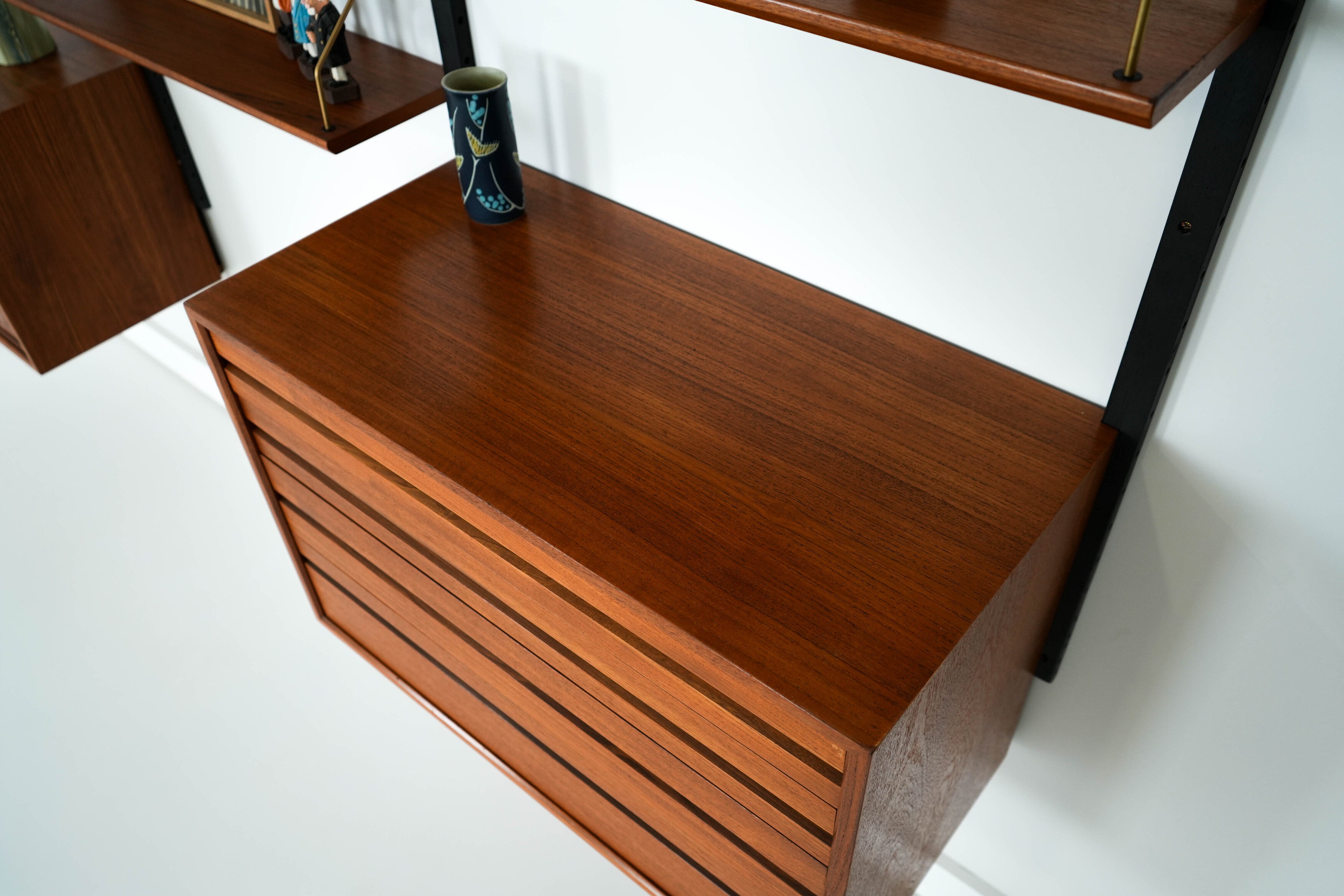 Teak_Modular_Shelving_Unit,_Poul_Cadovius,_Teak_Veneer,_1960s,_Denmark