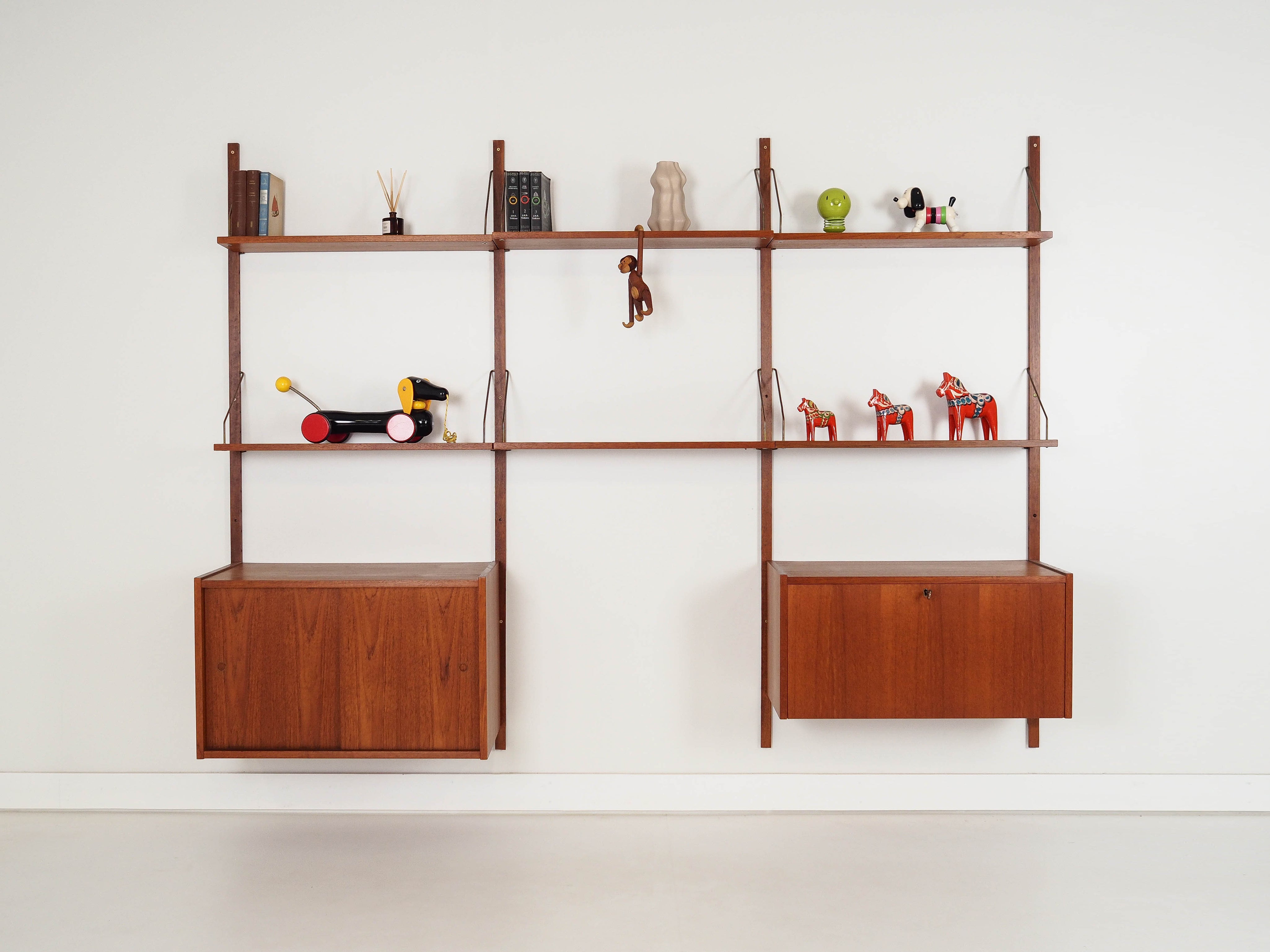 Teak_Shelving_Unit,_Danish_Design,_Teak_Wood,_1960s,_Denmark