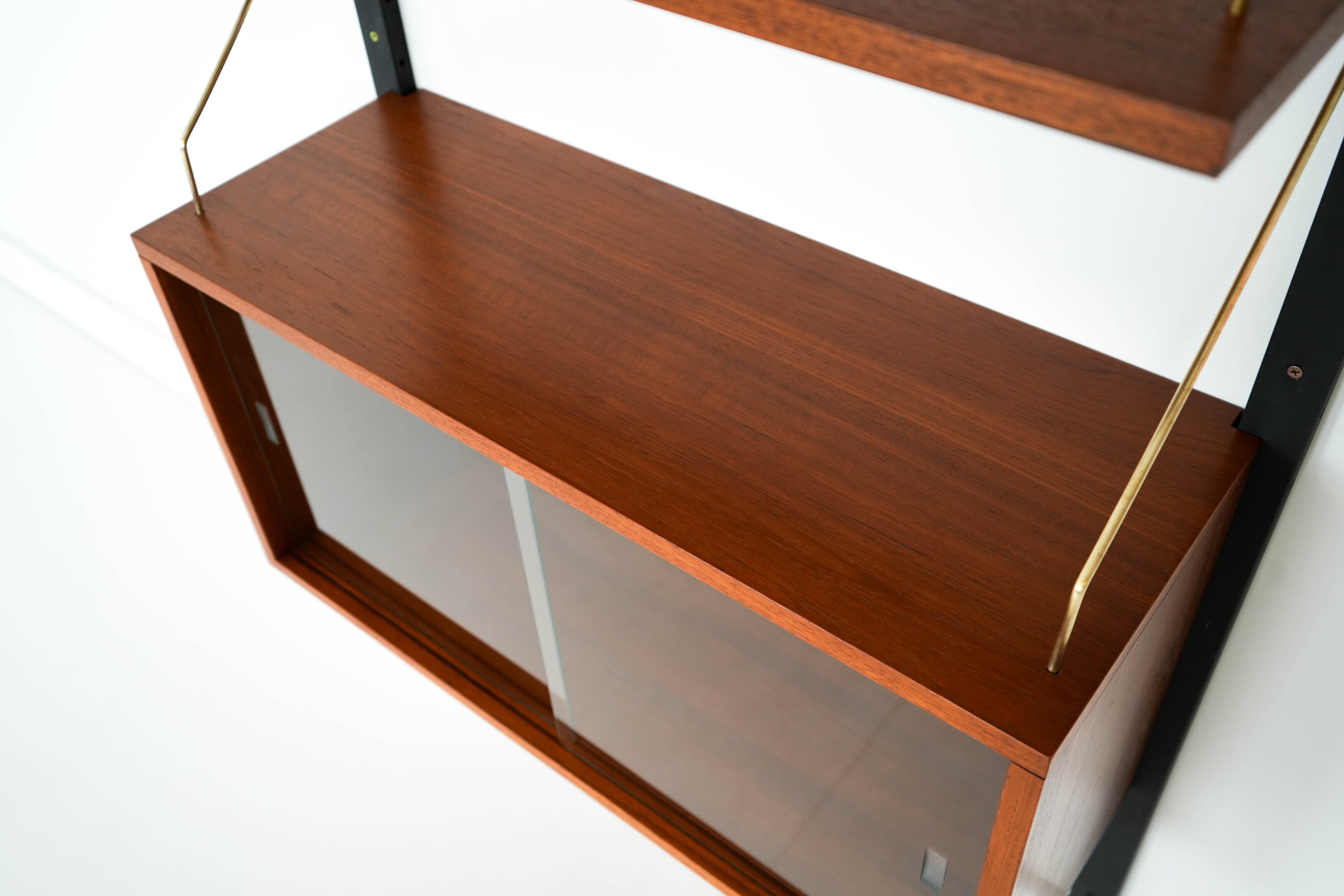 Danish_Teak_Shelving_Unit_with_Cabinet_Storage,_1960s,_Denmark