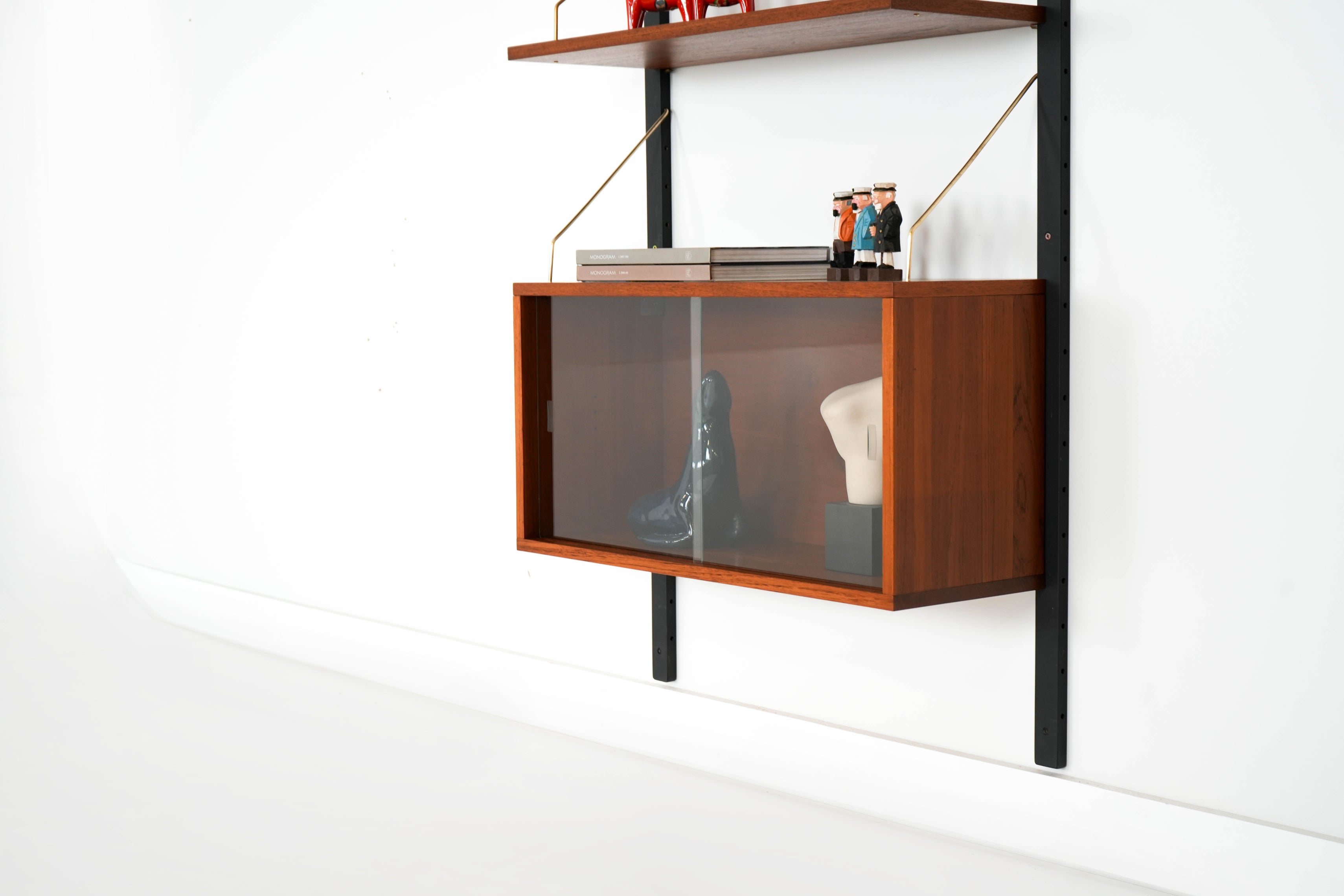 Danish_Teak_Shelving_Unit_with_Cabinet_Storage,_1960s,_Denmark