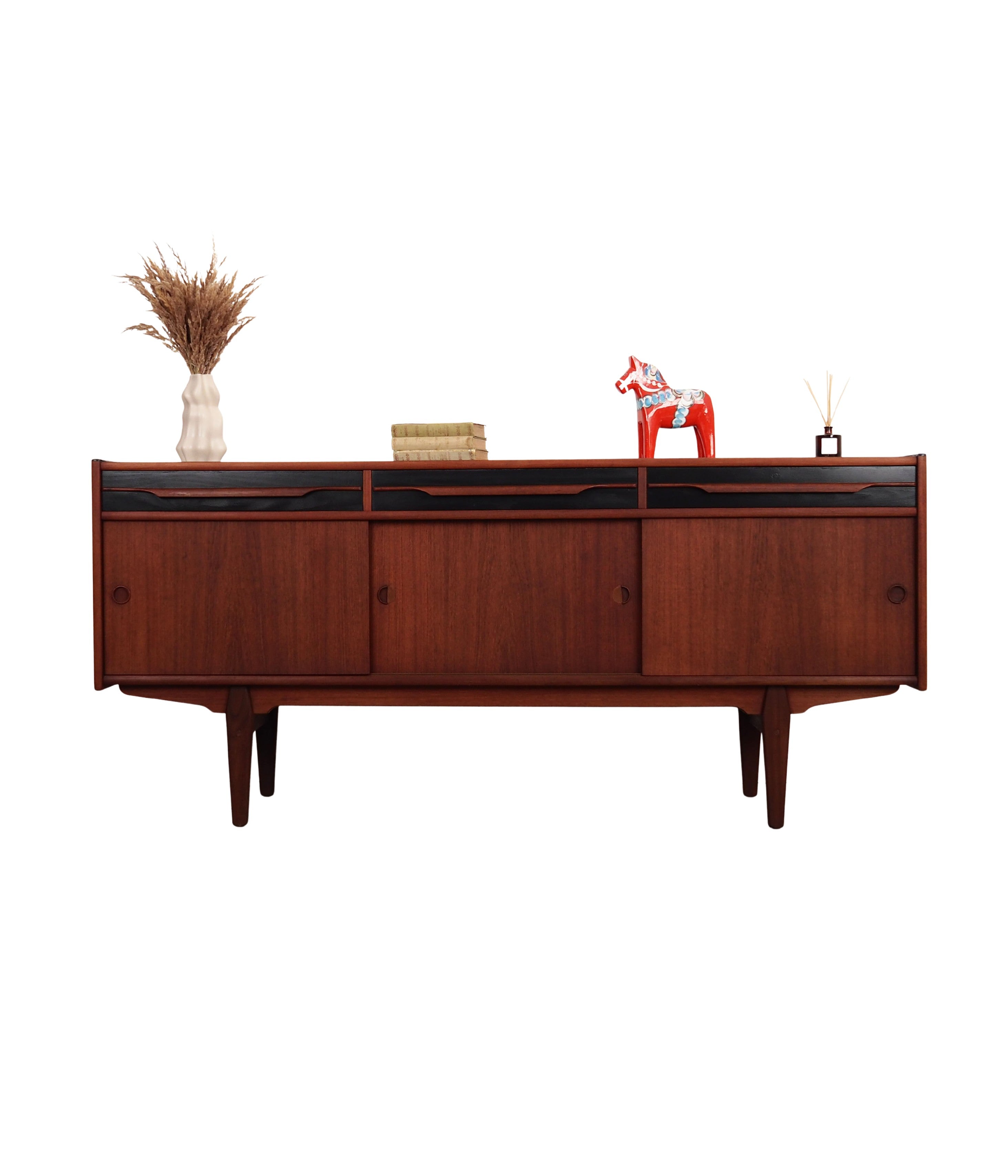 Teak_sideboard,_Danish_design,_1970s,_production:_Denmark